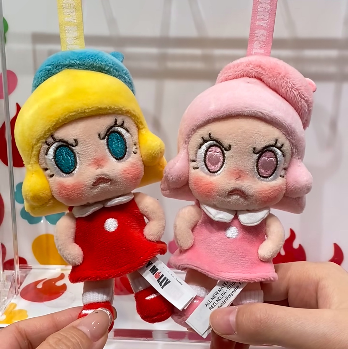 Pop Mart Angry Molly Angry Energy Series Plush Pendant Purple Fire (Opened Case), Pop Mart Angry Molly Angry Energy Series Plush Pendant Red Fire (Opened Case) 착용 스타일