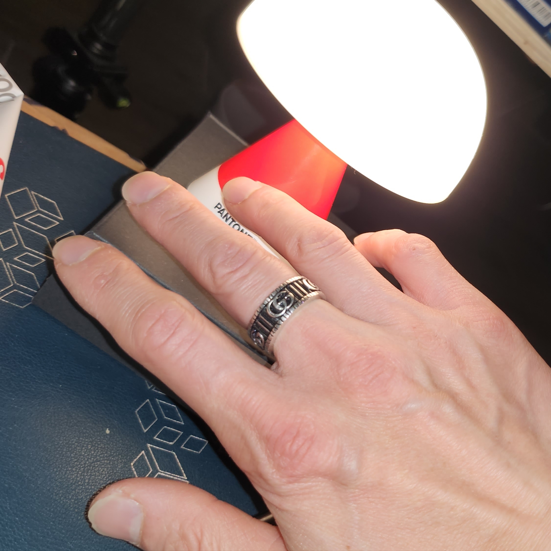 Gucci Ring with Double G Silver 착용 스타일 - 1