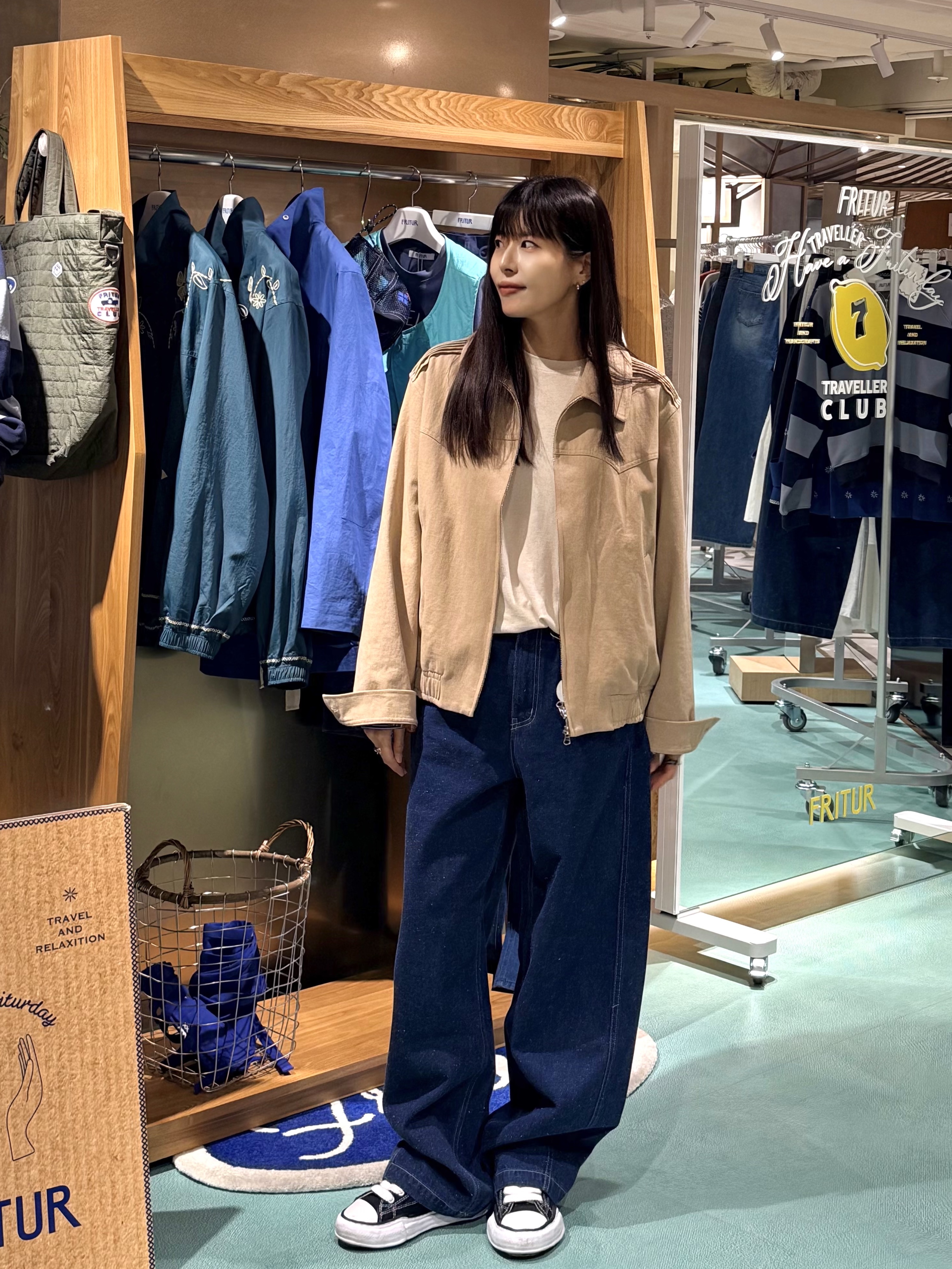 FRITUR Classic Bomber Jacket Beige, FRITUR Slim Layered T-shirt Beige 착용 스타일 - 2