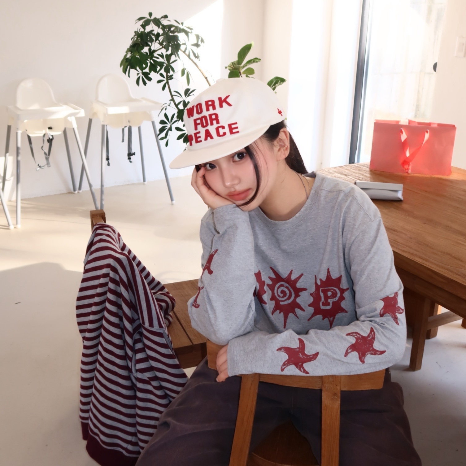 AMOU 3Spot Long Sleeve Gray, AMOU 3Spot Long Sleeve Black 착용 스타일 - 2