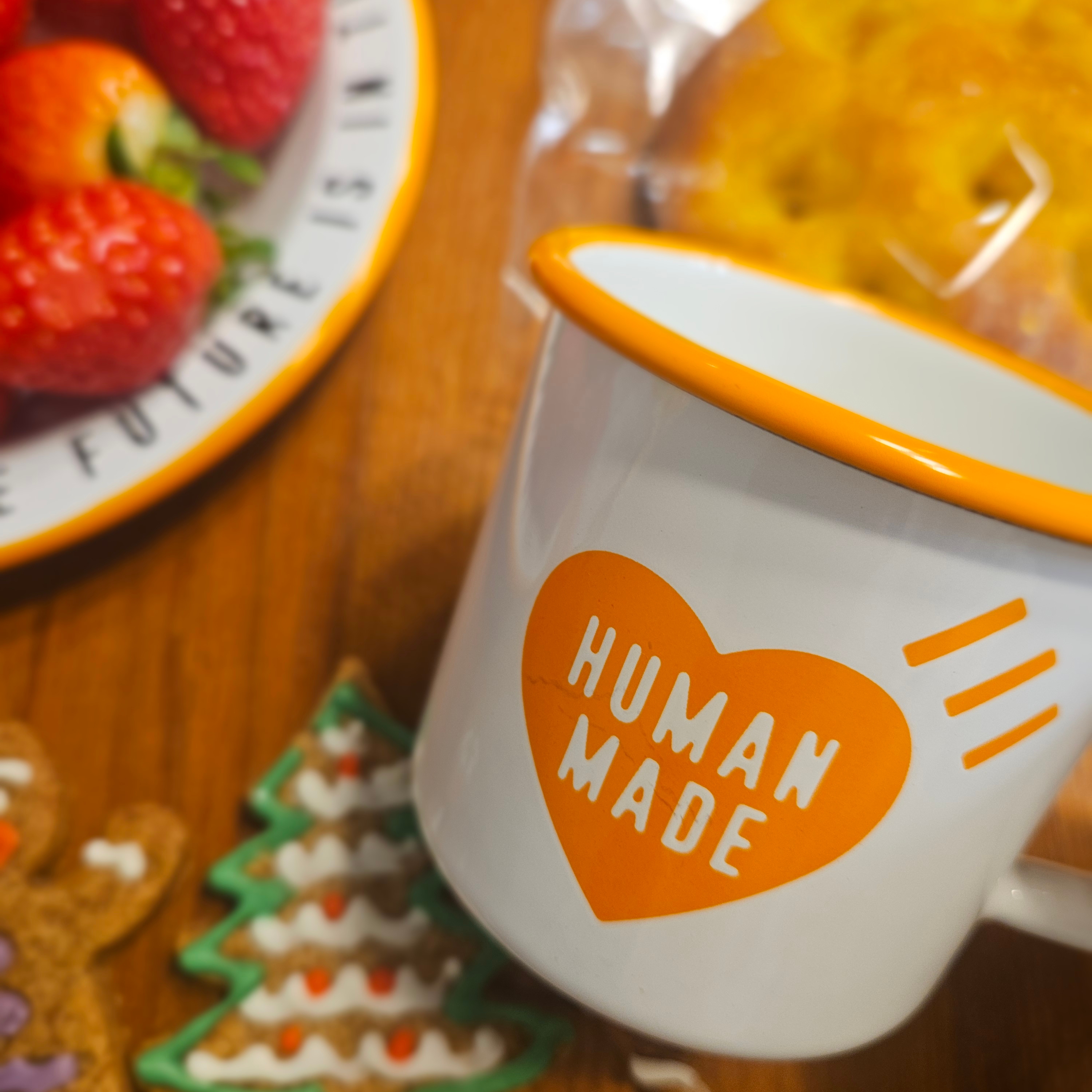 Human Made Enamel Mug 270ml Orange, Human Made Enamel Plate 180mm Orange 착용 스타일 - 1