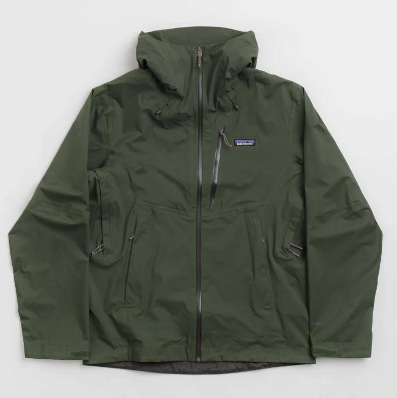 Patagonia Granite Crest Rain Jacket Torrey Pine Green 착용 스타일