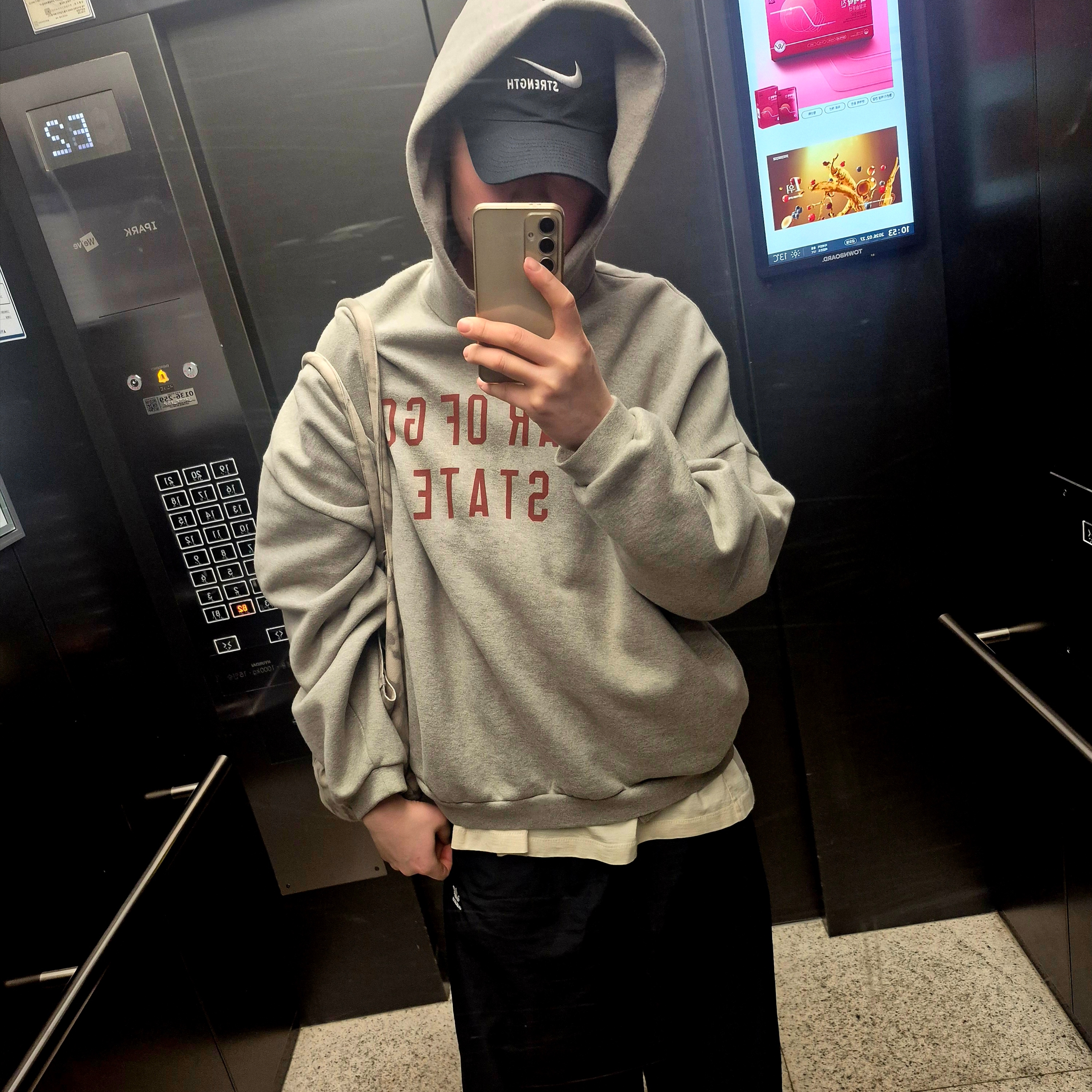 Essentials Jersey Crewneck Tee Shell - 24FW, Essentials Fleece State Hoodie Dark Heather - 24FW 착용 스타일