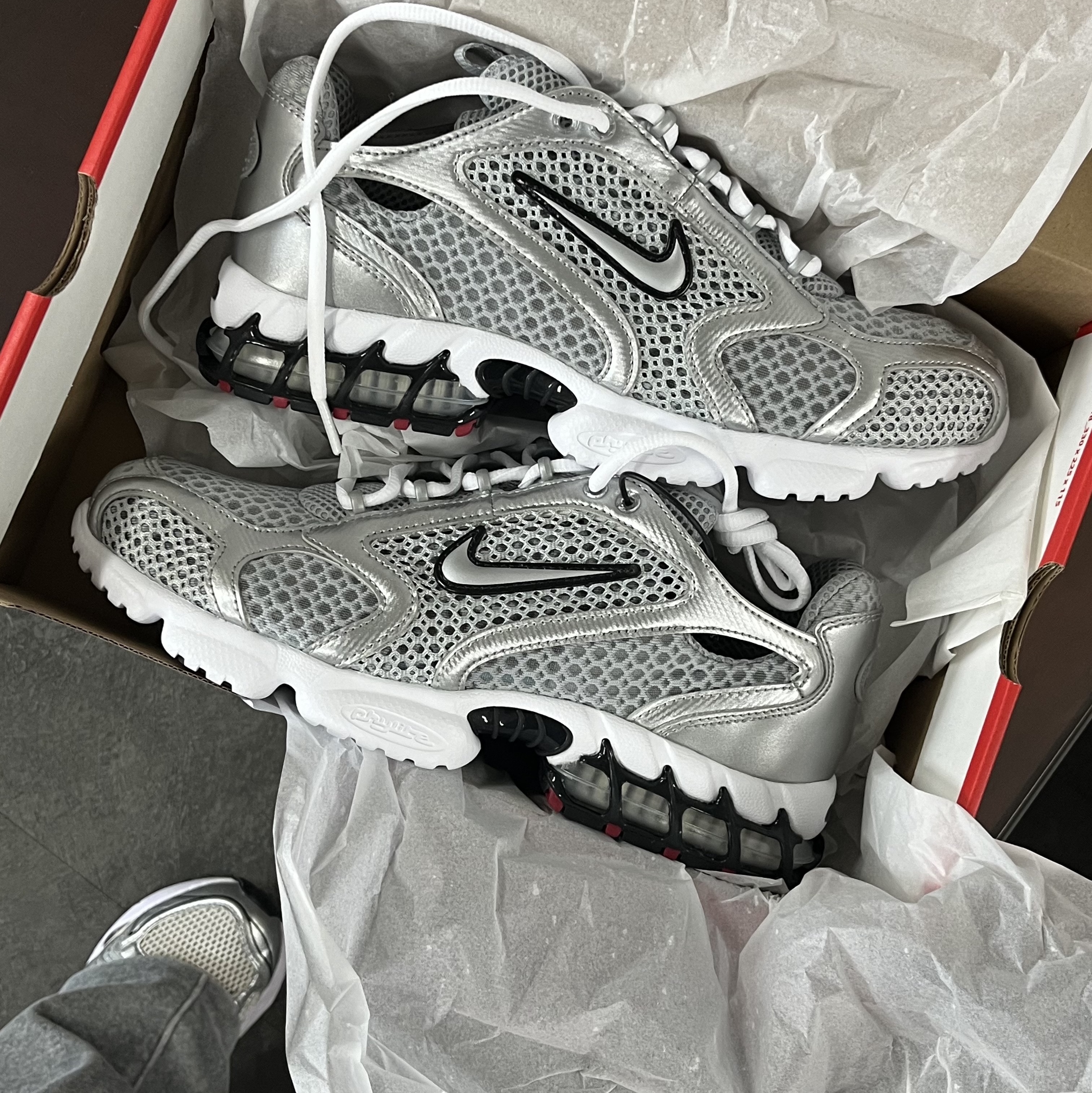 Nike Air Zoom Spiridon Cage 2 Metallic Silver 착용 스타일