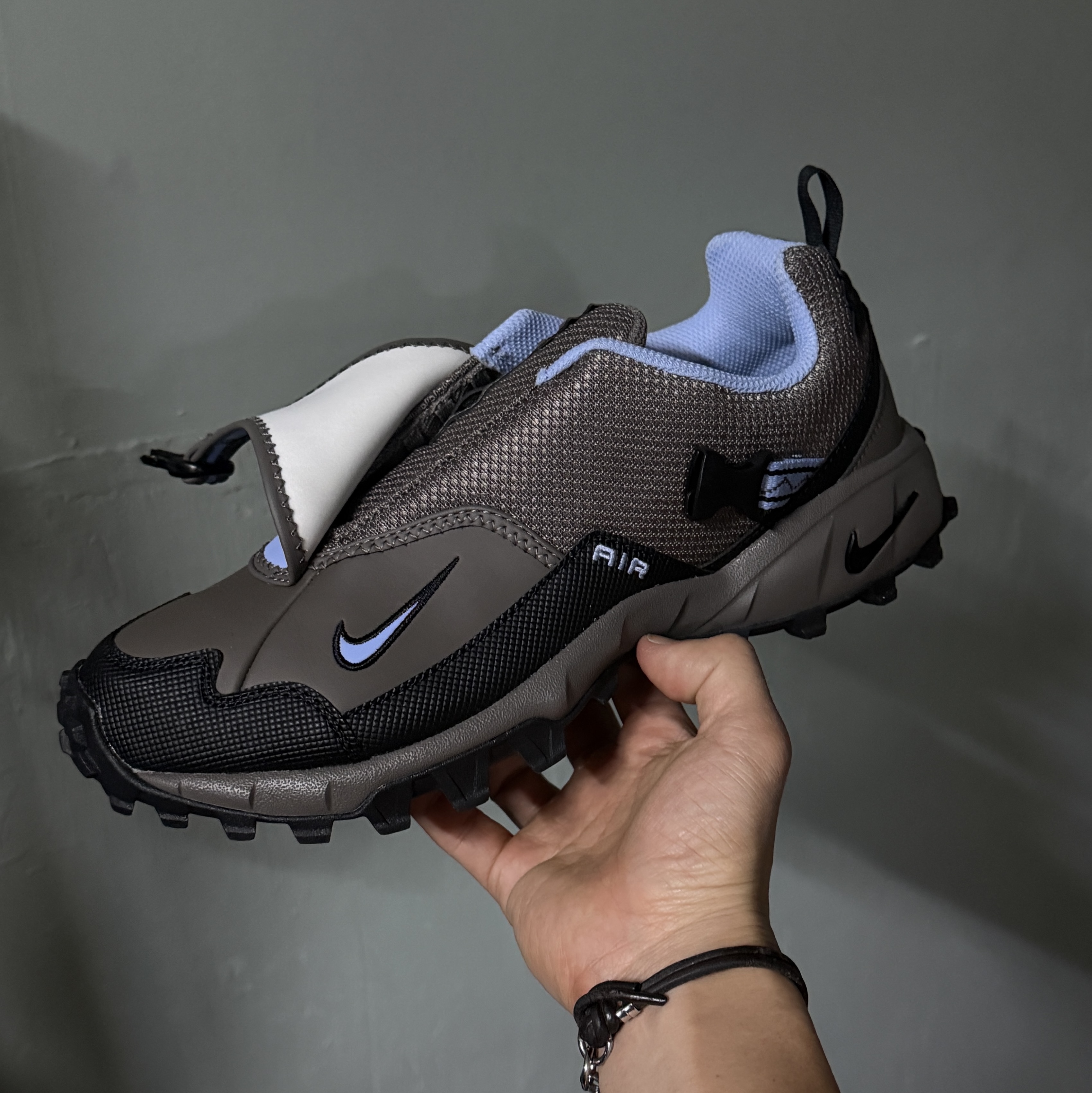 Nike ACG Phassad Cave Stone and Aluminum 착용 스타일