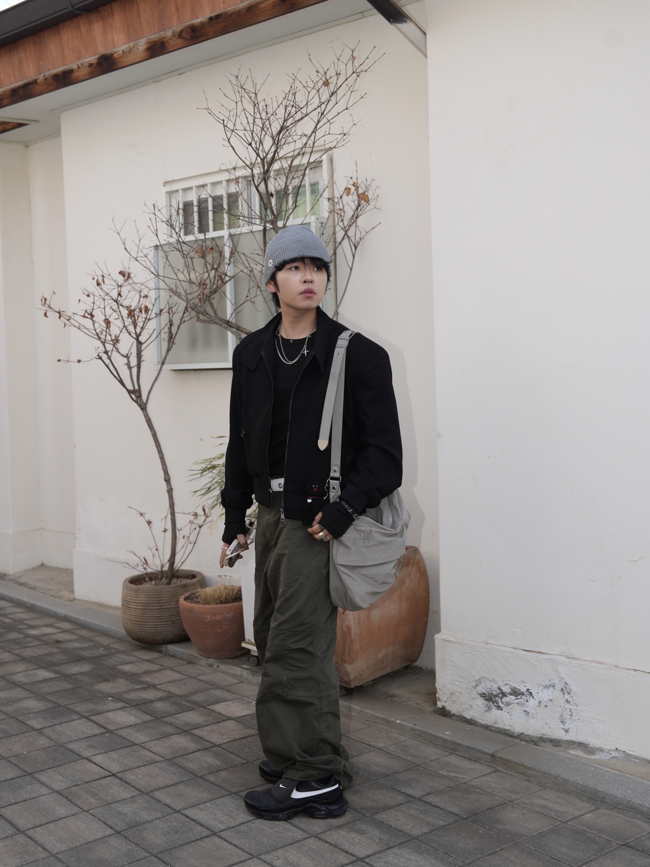 (W) Nike Air Max Plus TNPO Black, Y/Project Y Heart Buckle Leather Belt Black Silver - 23SS 착용 스타일 - 1