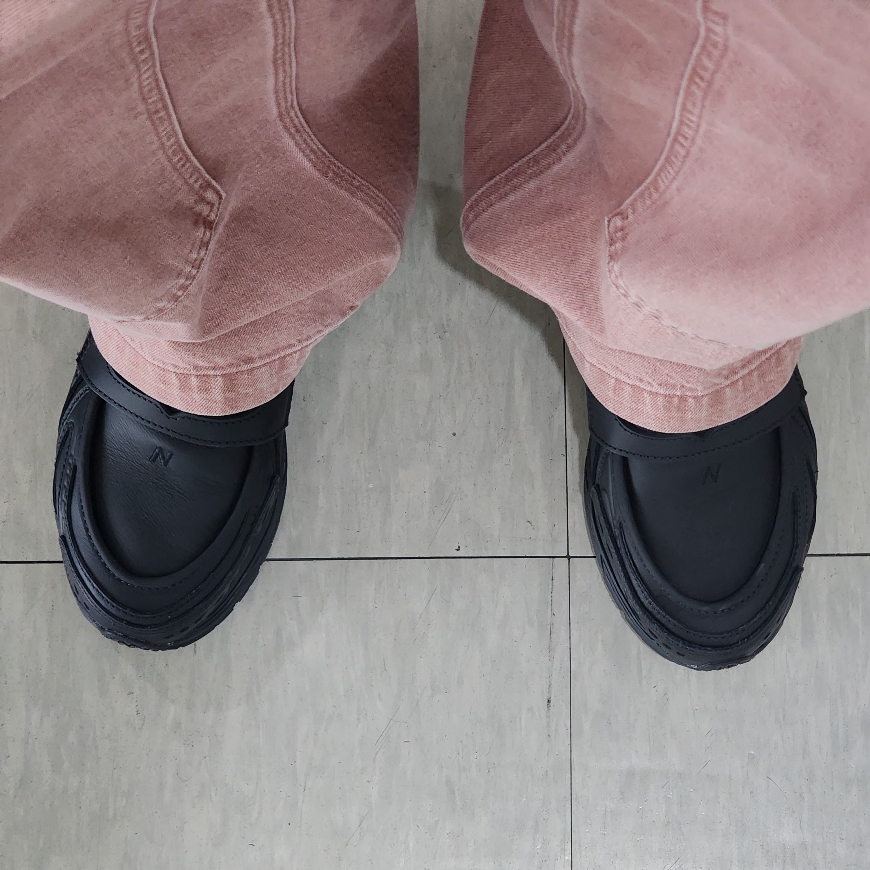 New Balance 1906L Black 착용 스타일