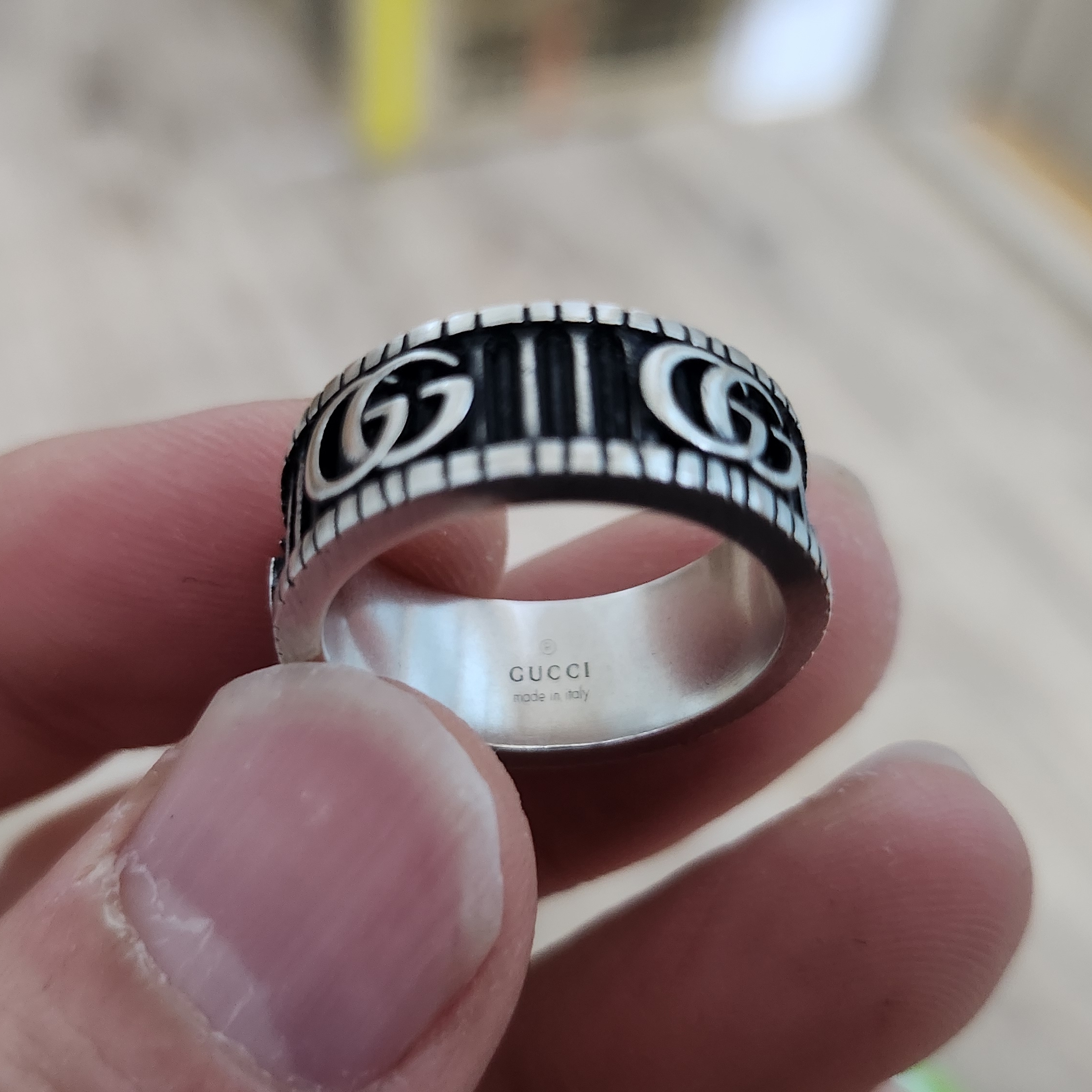 Gucci Ring with Double G Silver 착용 스타일 - 4