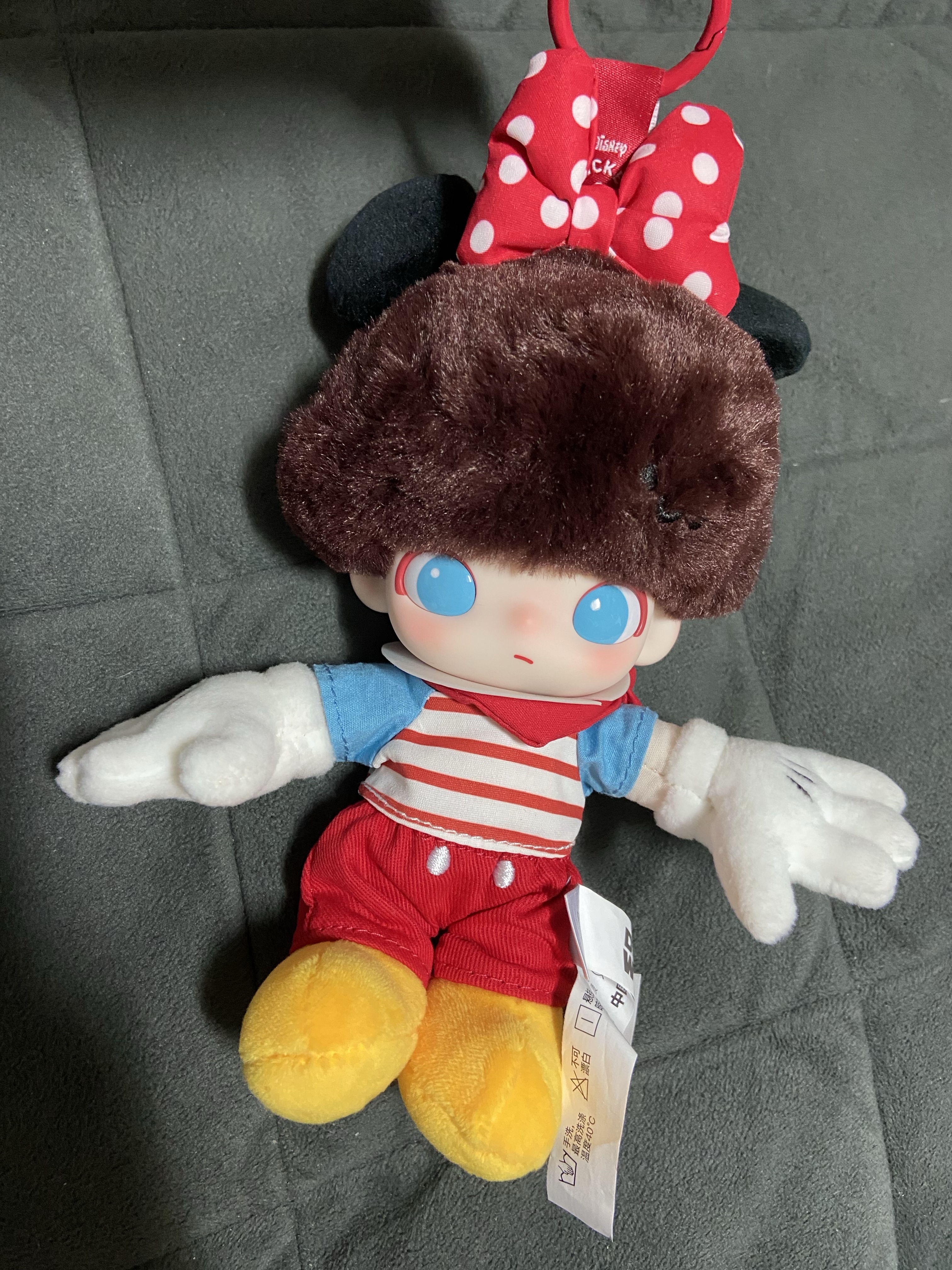Pop Mart Dimoo World x Disney Series Plush Keyring Sealed Case (6 Blind Boxes), Pop Mart Pop Mart Dimoo World x Disney Series Plush Keyring Minnie's Balloon (Opened Case) 착용 스타일