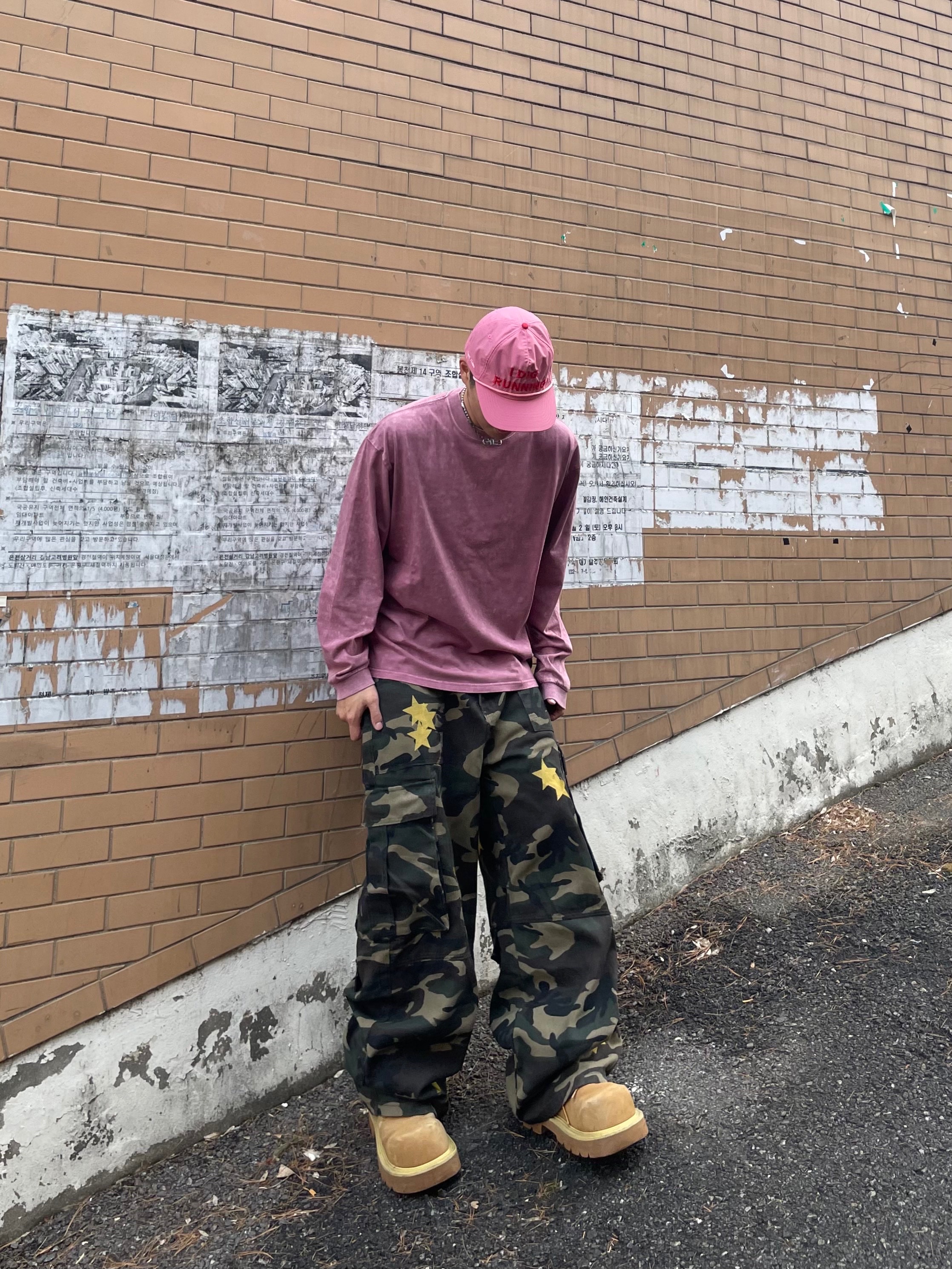 Alex Zono I Dig Running Trucker Pink, SOULESURES BOLD BELUGA Dune Camel 착용 스타일 - 6