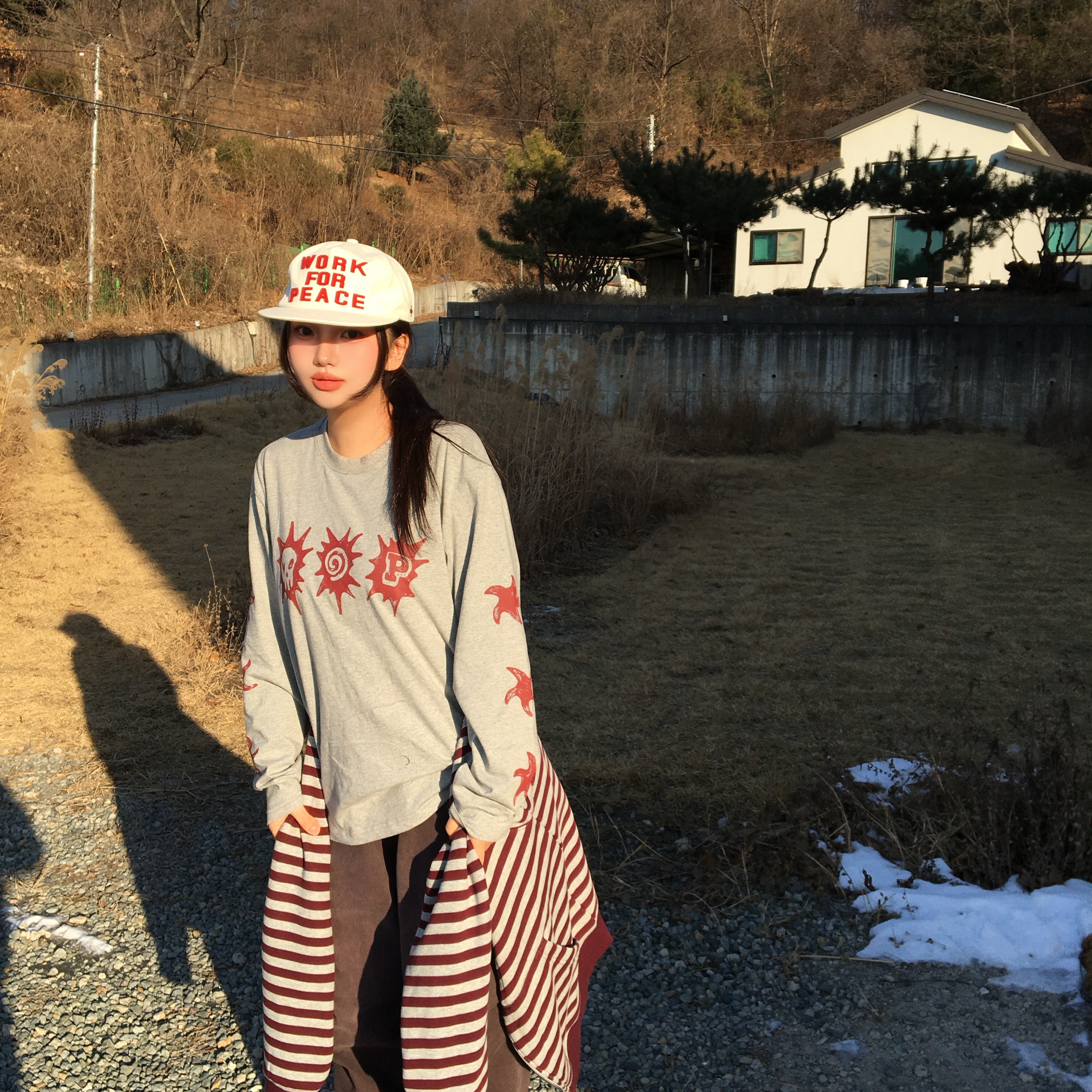 AMOU 3Spot Long Sleeve Gray, AMOU 3Spot Long Sleeve Black 착용 스타일 - 5