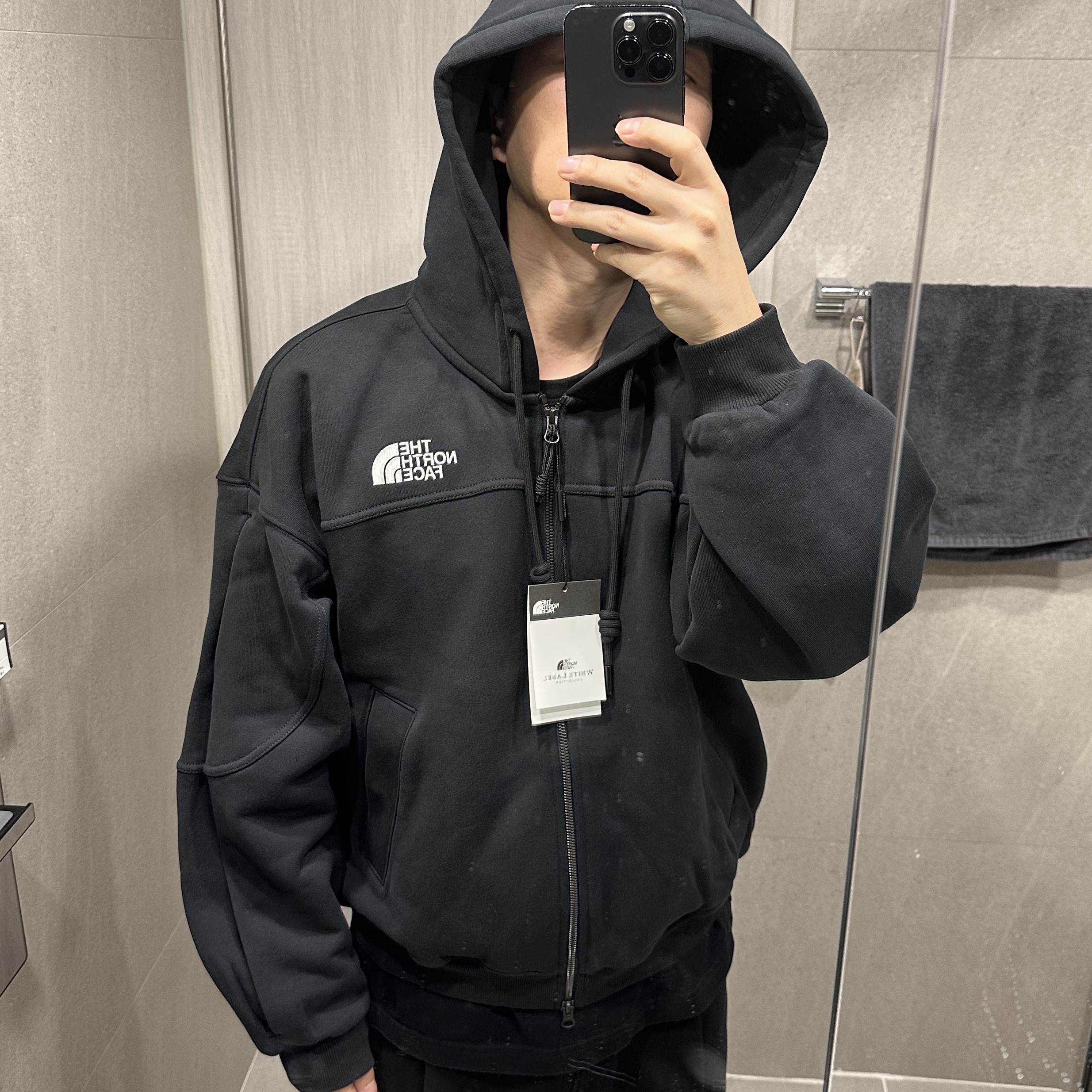 The North Face Dayoff Hood Zip Up Black - 25FW 착용 스타일