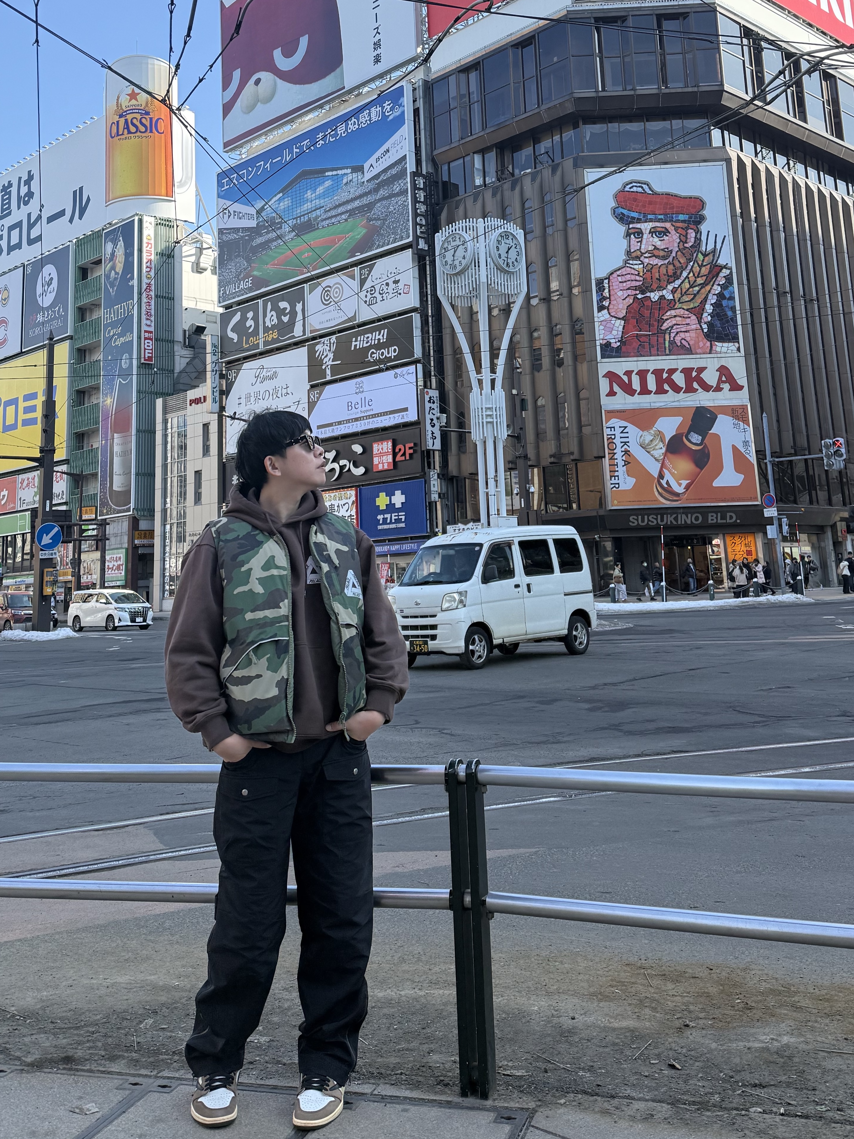 Palace P-Tech Reversible Puffa Vest Camo - 23FW, Andersson Bell x Asics Cargo Pants Black 착용 스타일