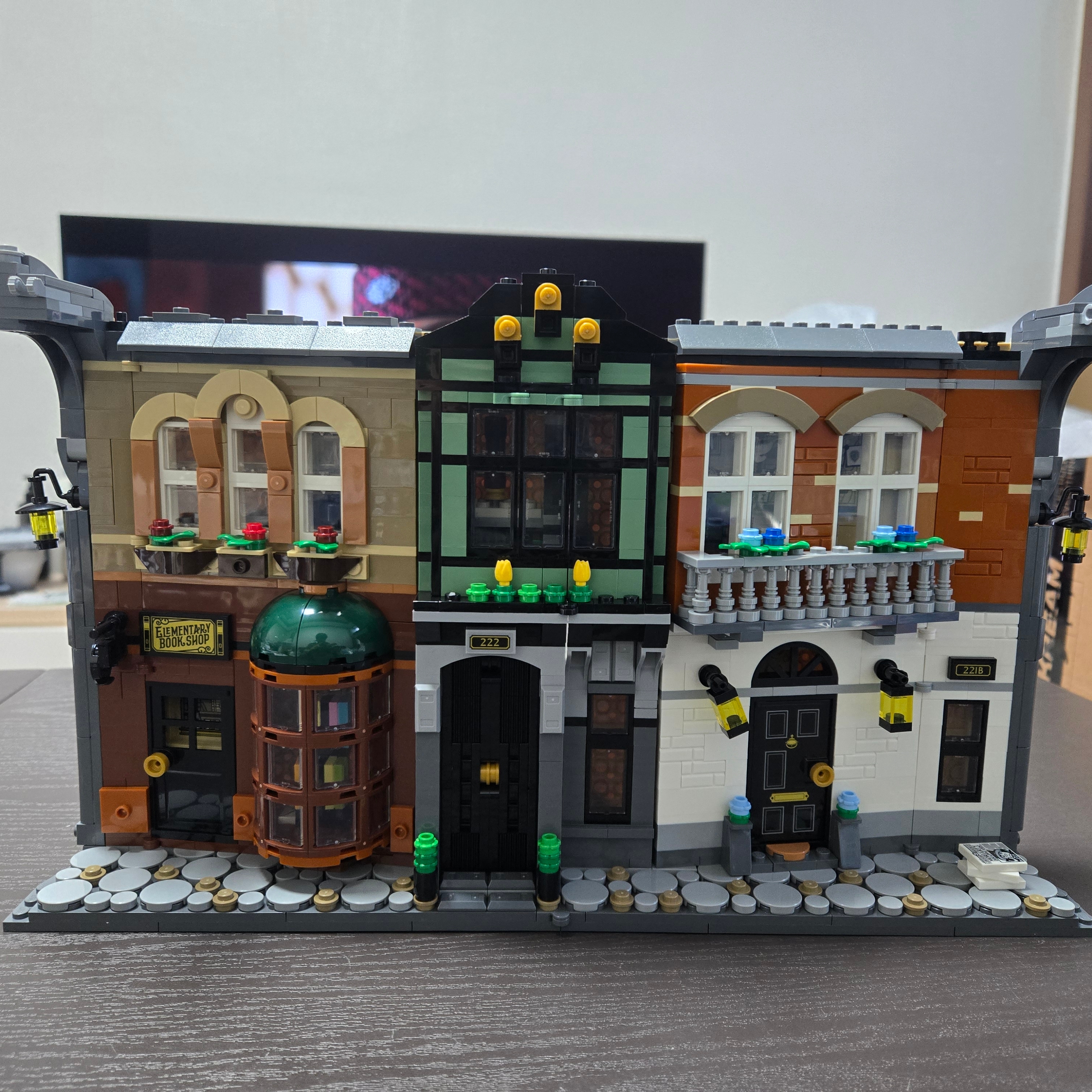 Lego Icons Sherlock Holmes: Book Nook 착용 스타일 - 1