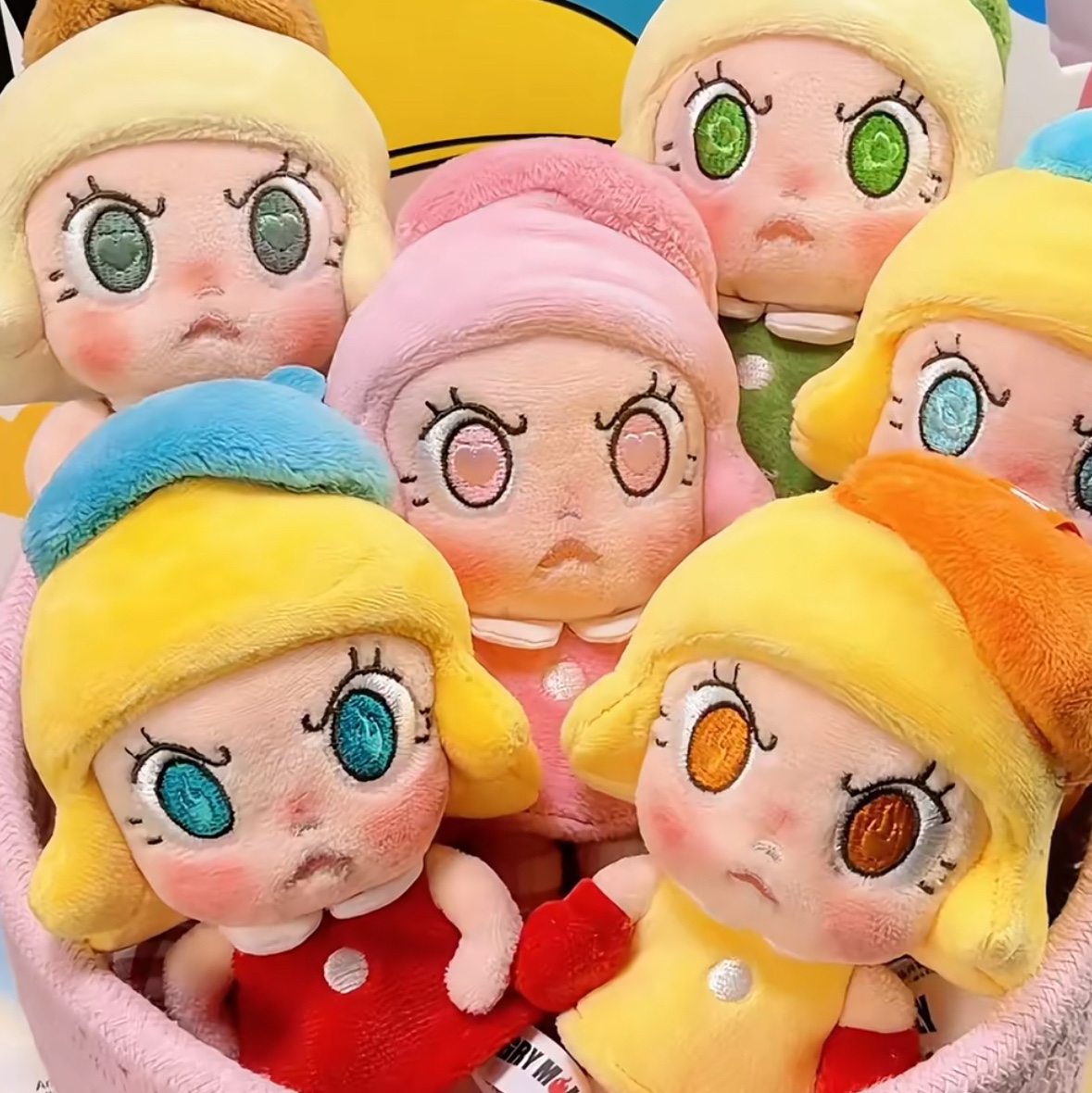 Pop Mart Angry Molly Angry Energy Series Plush Pendant Sealed Case (6 Blind Boxes) 착용 스타일