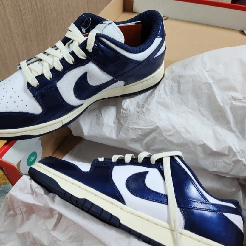 (W) Nike Dunk Low Vintage Midnight Navy 착용 스타일 - 1