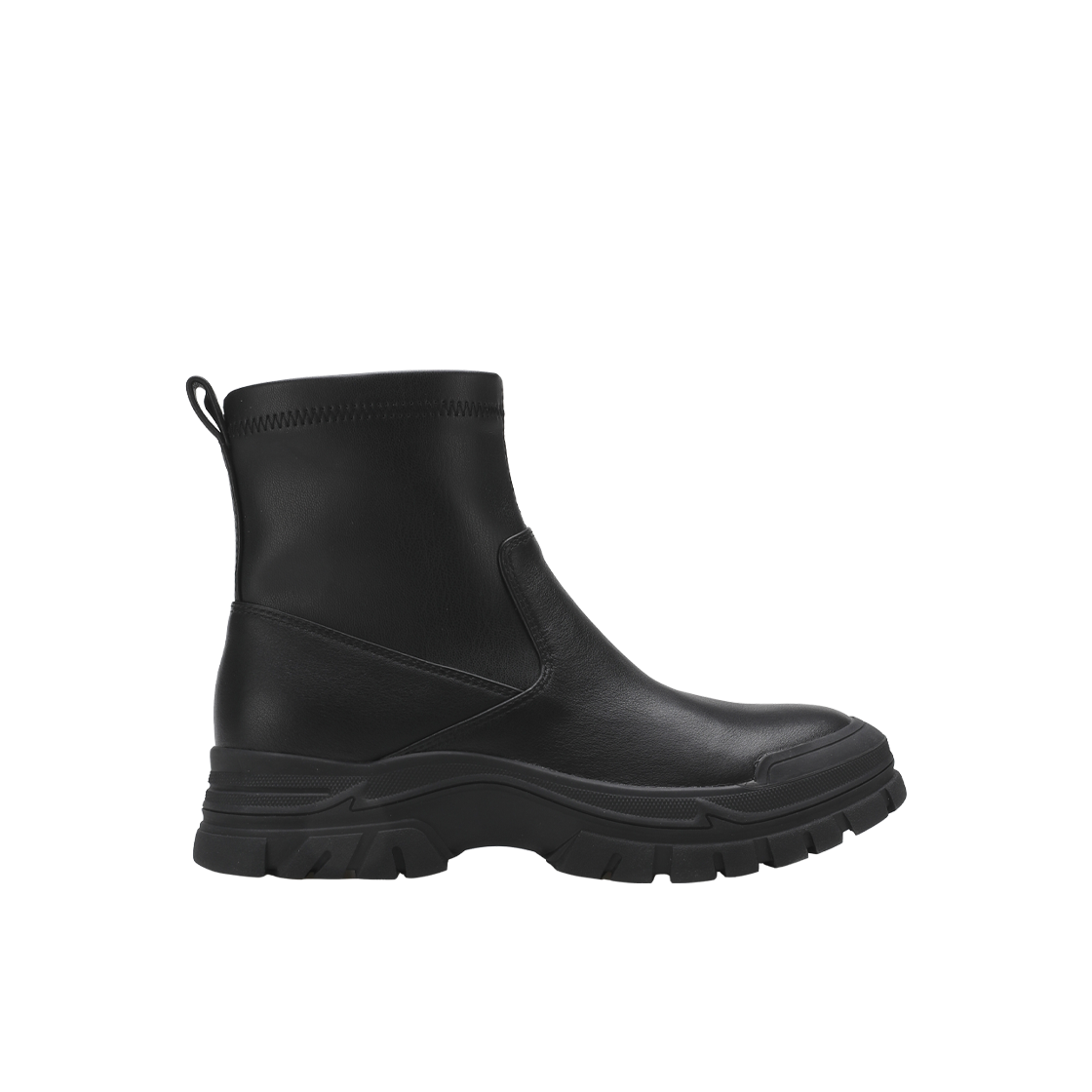 8TMJA25W1B Thom McAn Jannet 02 Black