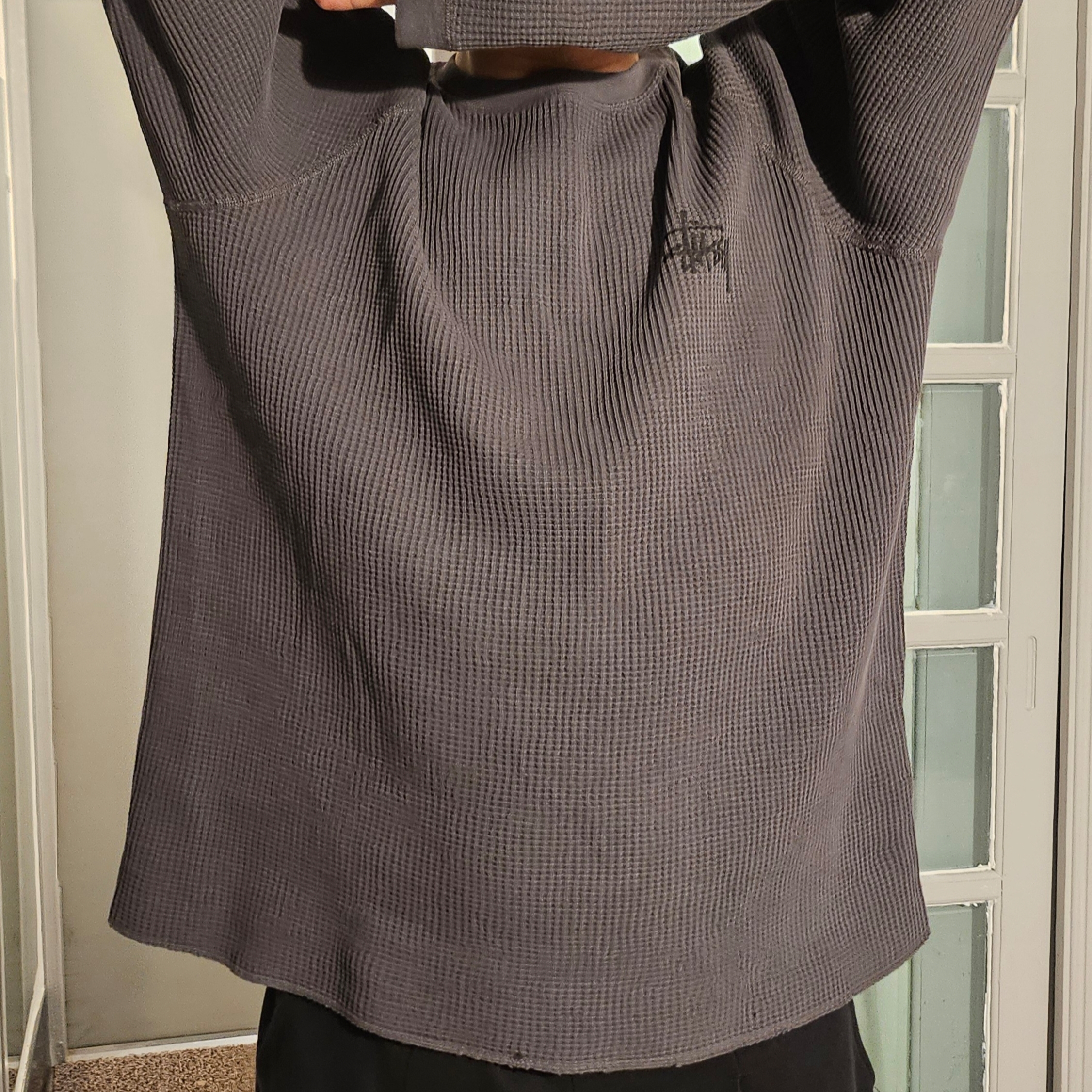 Stussy Raglan Thermal LS Crew Washed Black 착용 스타일 - 2