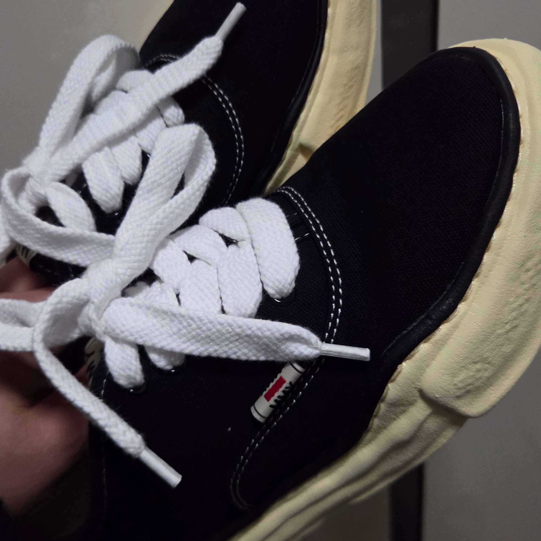 Maison Mihara Yasuhiro Baker OG Sole OD Canvas Low-top Sneakers Black, YUUR A1 Support 3D Slide Black 착용 스타일 - 1