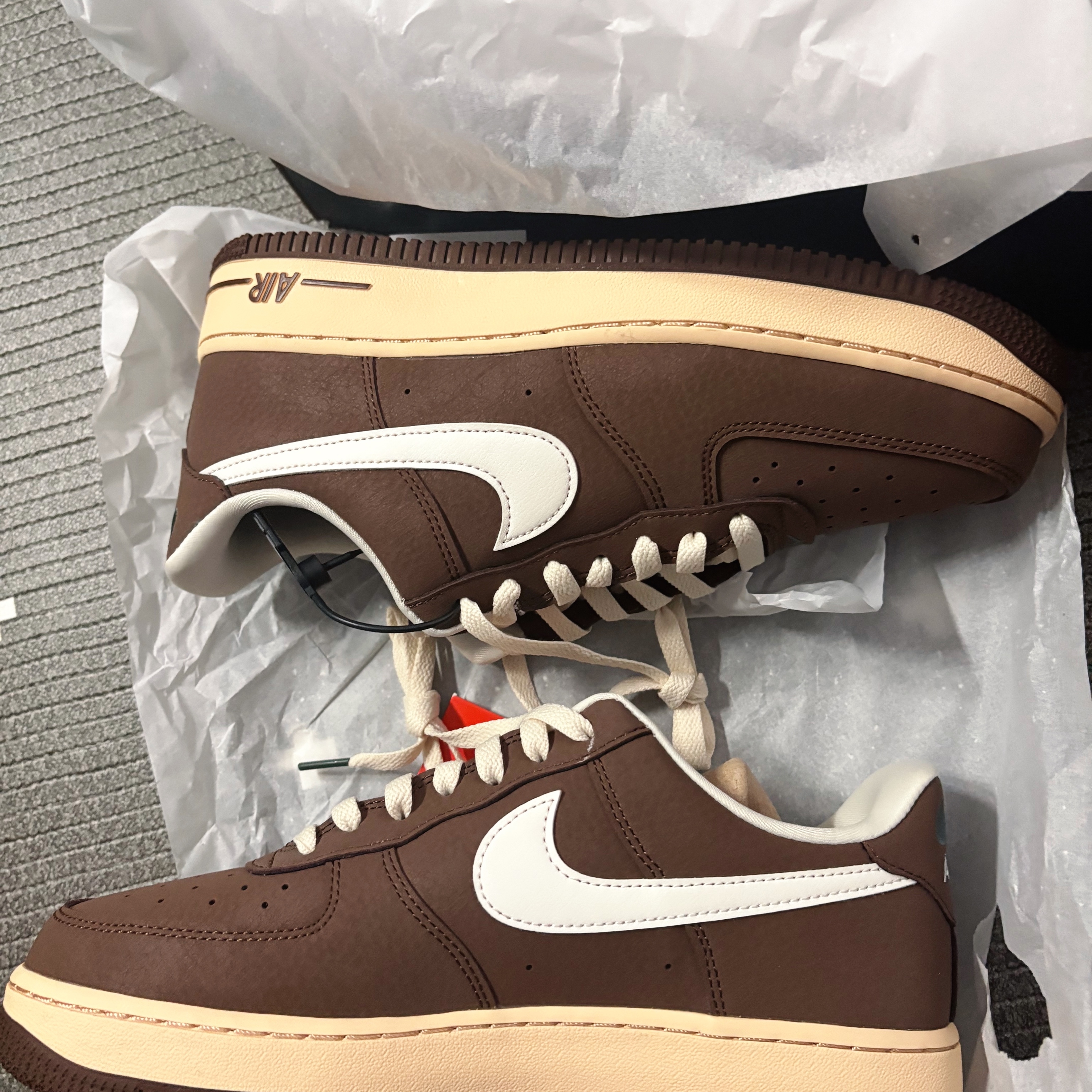 Nike Air Force 1 '07 Cacao Wow Coconut Milk 착용 스타일 - 2