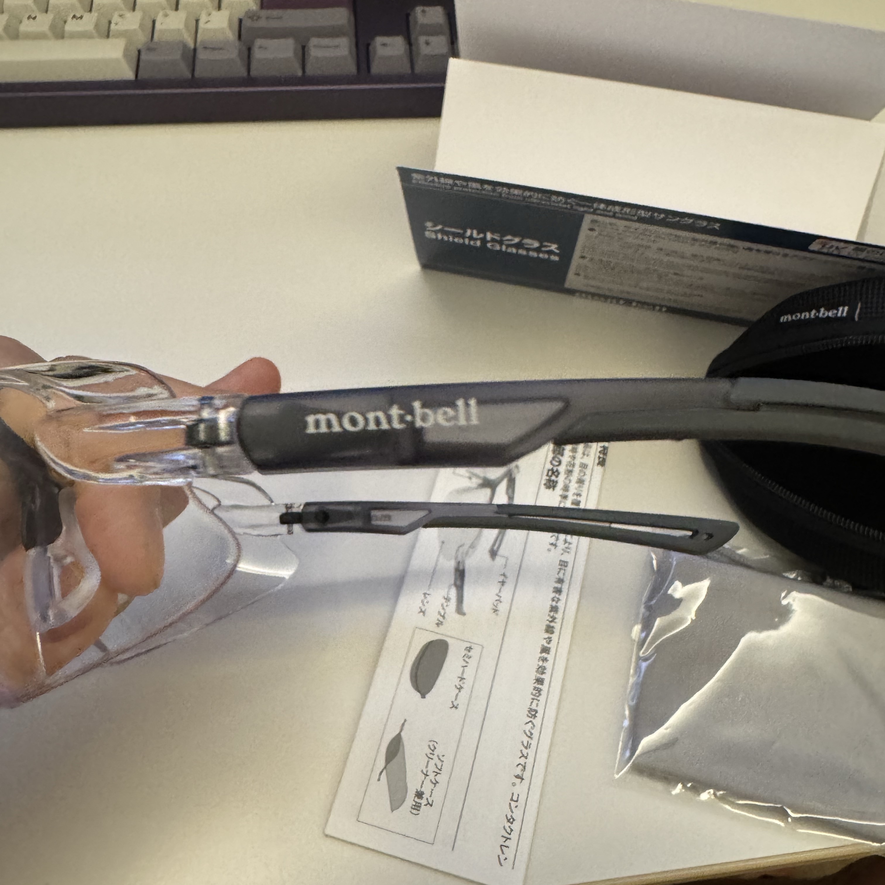 Montbell Shield Glasses Clear 착용 스타일 - 2