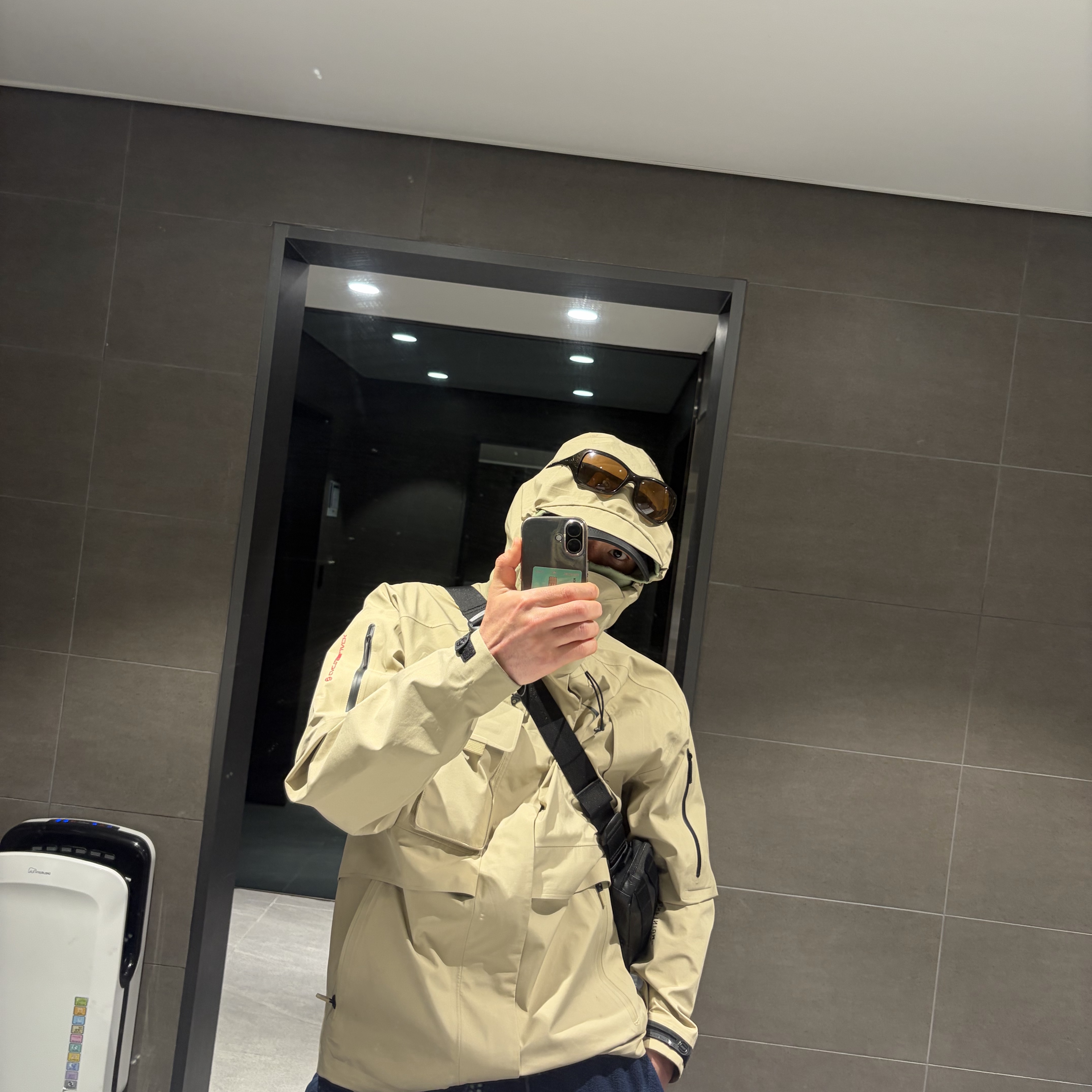 Nike x Travis Scott NRG BH Jacket Limestone - US/EU 착용 스타일 - 4