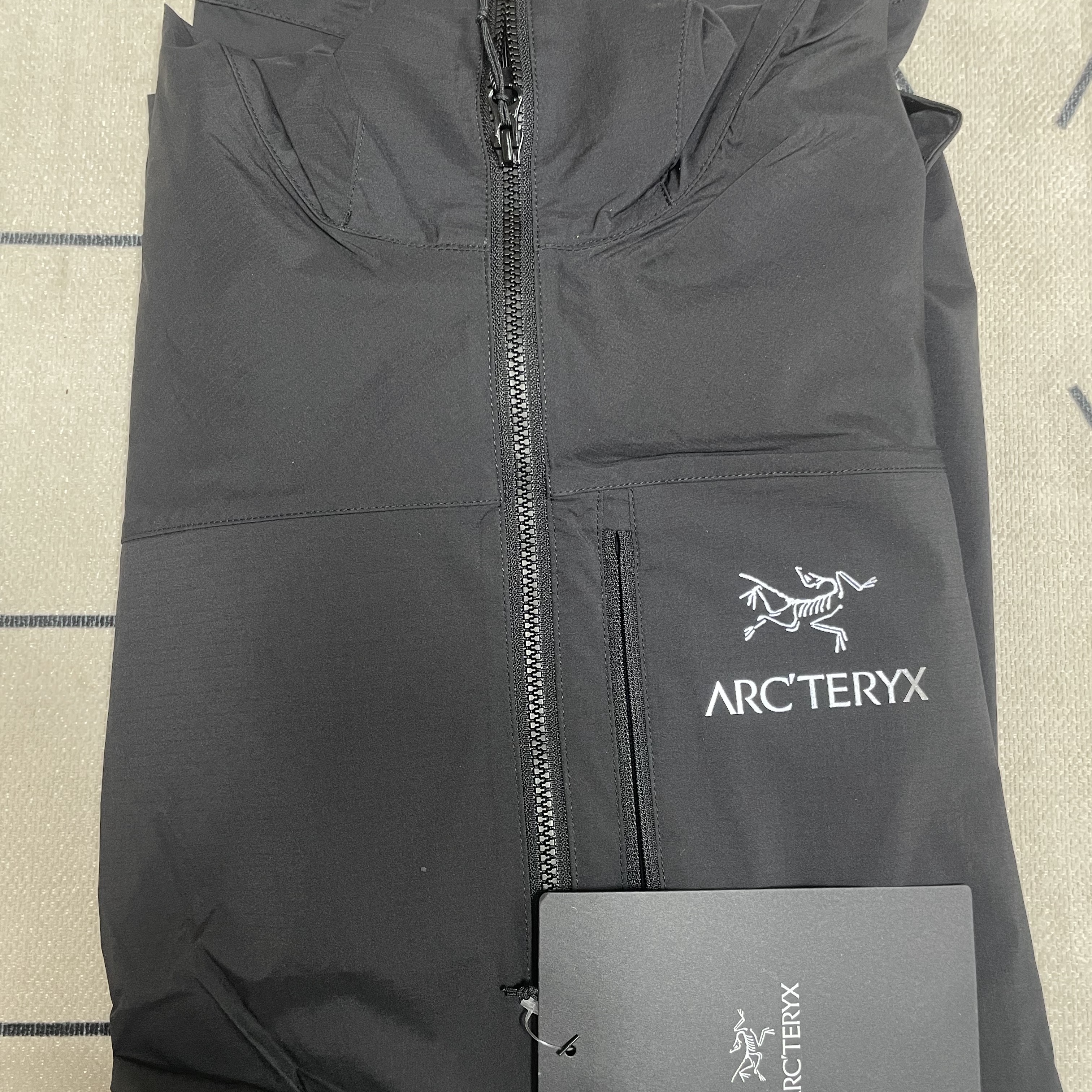 Arc'teryx Squamish Hoody Black 착용 스타일