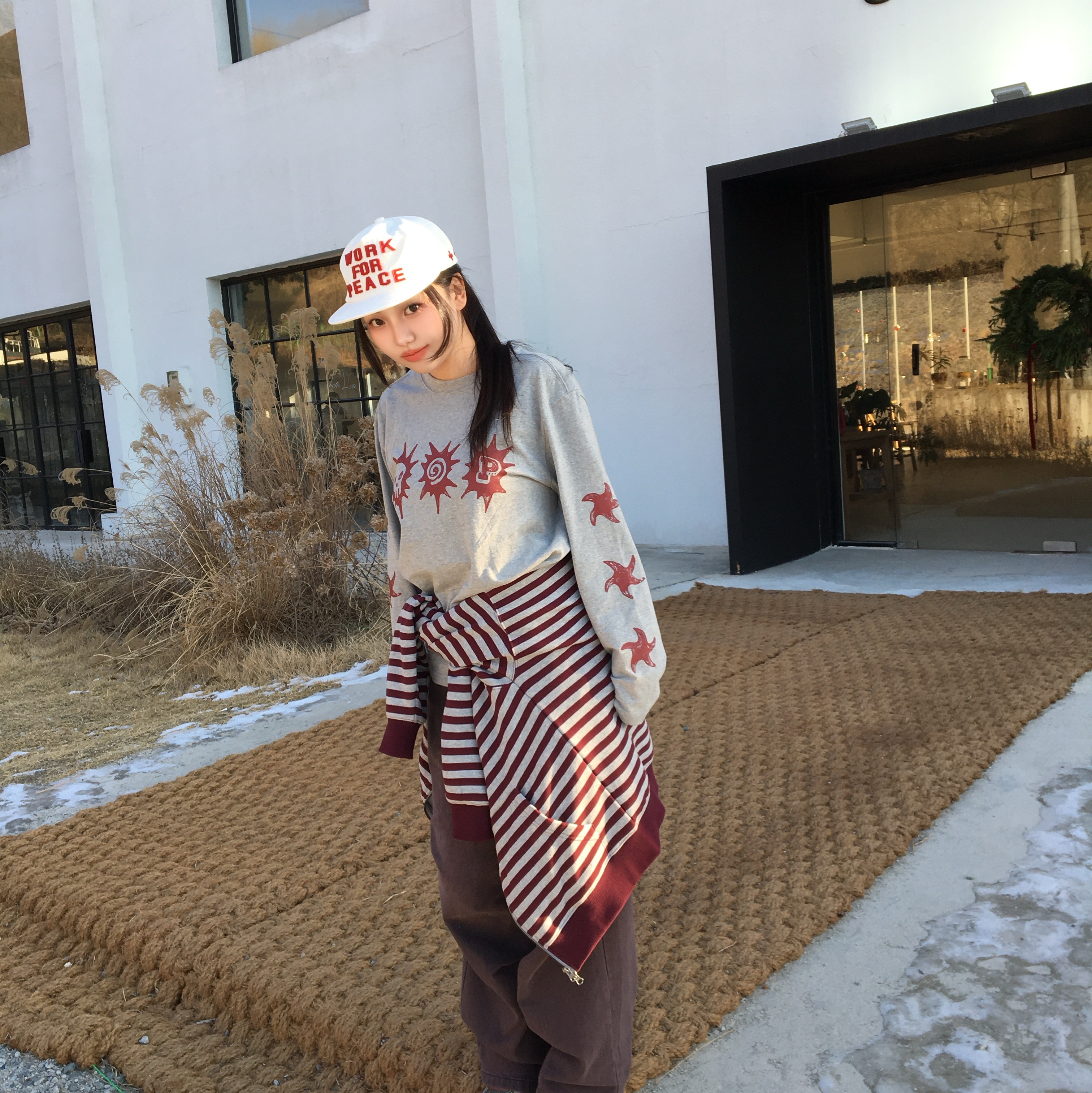 AMOU 3Spot Long Sleeve Gray, AMOU 3Spot Long Sleeve Black 착용 스타일 - 6