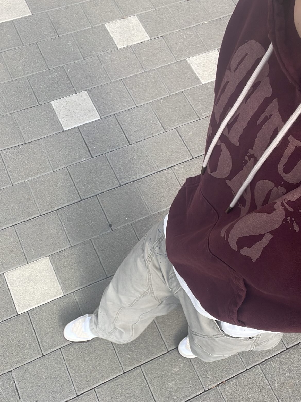 Nike x Travis Scott Zoom Field Jaxx White and Light Chocolate 착용 스타일