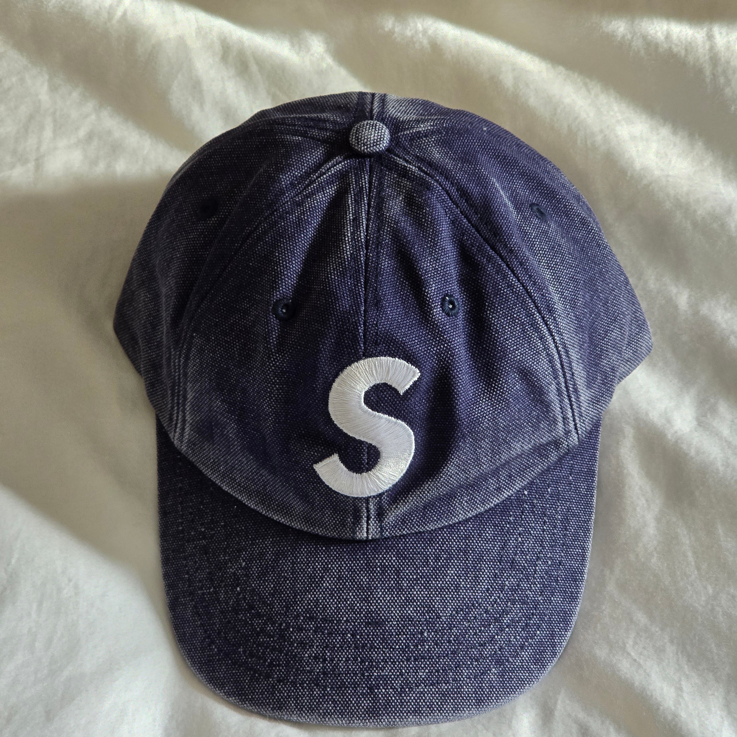 Supreme Pigment S Logo 6-Panel Navy - 24FW 착용 스타일
