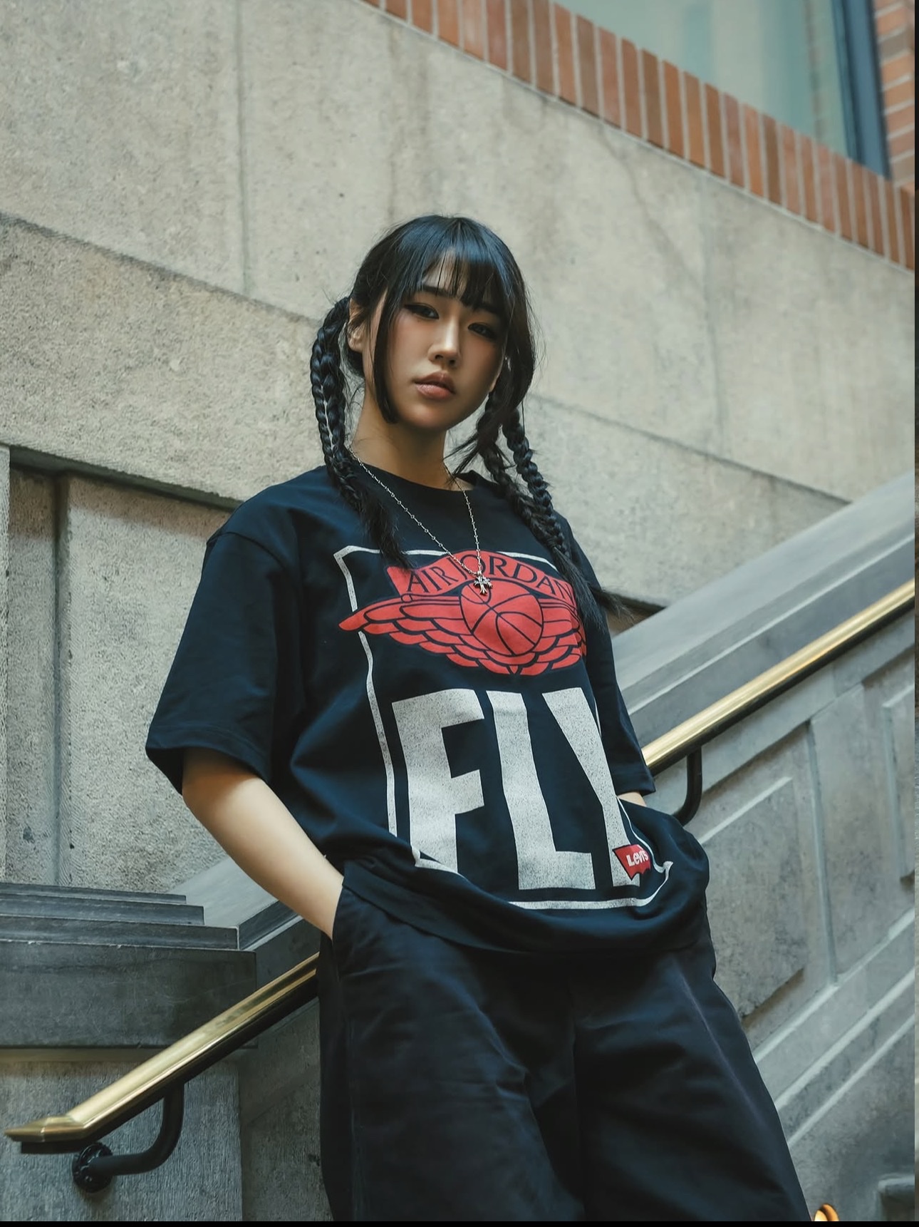 Jordan x Levi's Short Sleeve T-Shirt Black (IM6728-010) 착용 스타일 - 1