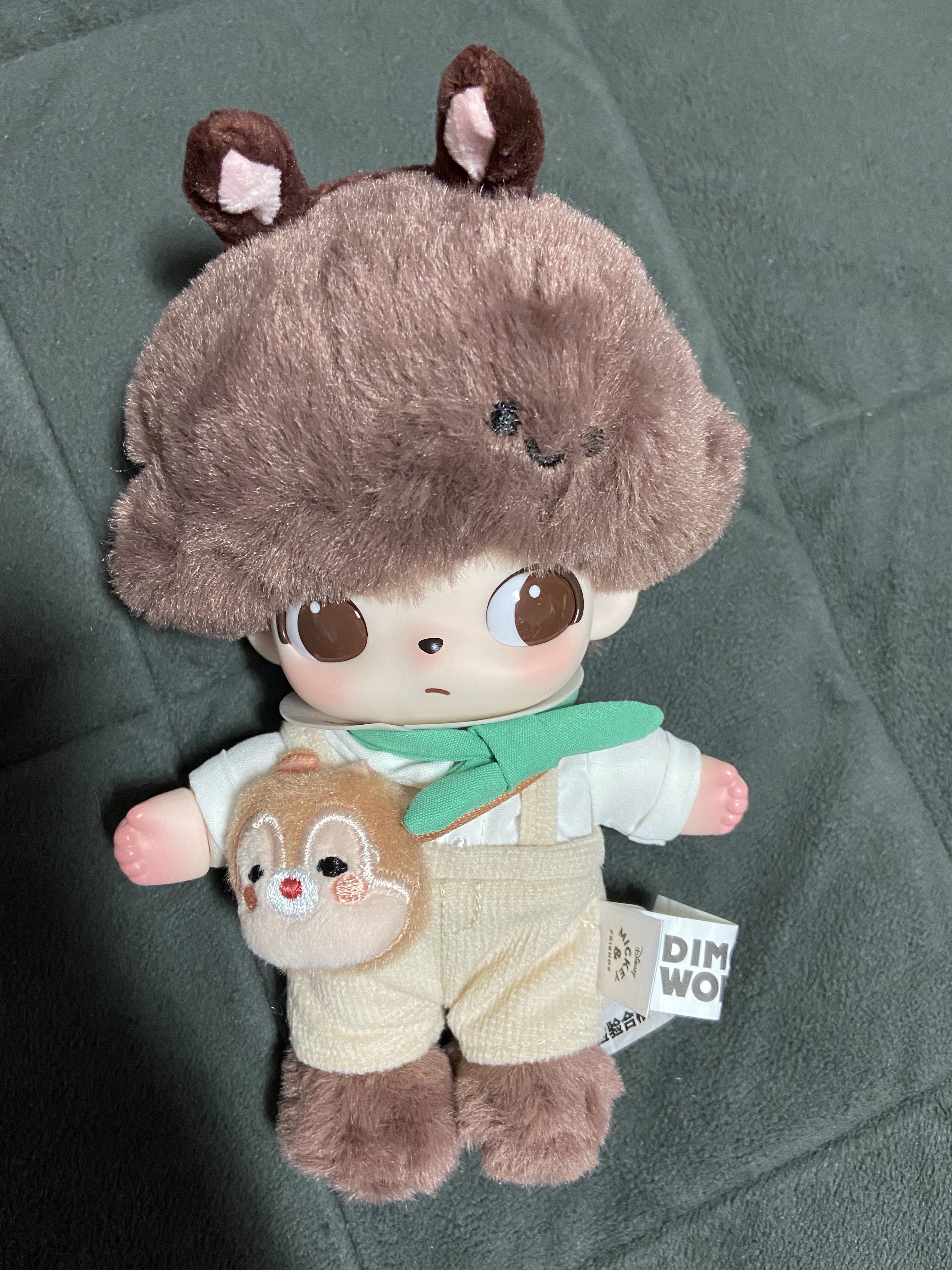 Pop Mart Dimoo World x Disney Series Plush Keyring Sealed Case (6 Blind Boxes), Pop Mart Pop Mart Dimoo World x Disney Series Plush Keyring Chip And Dale (Opened Case) 착용 스타일