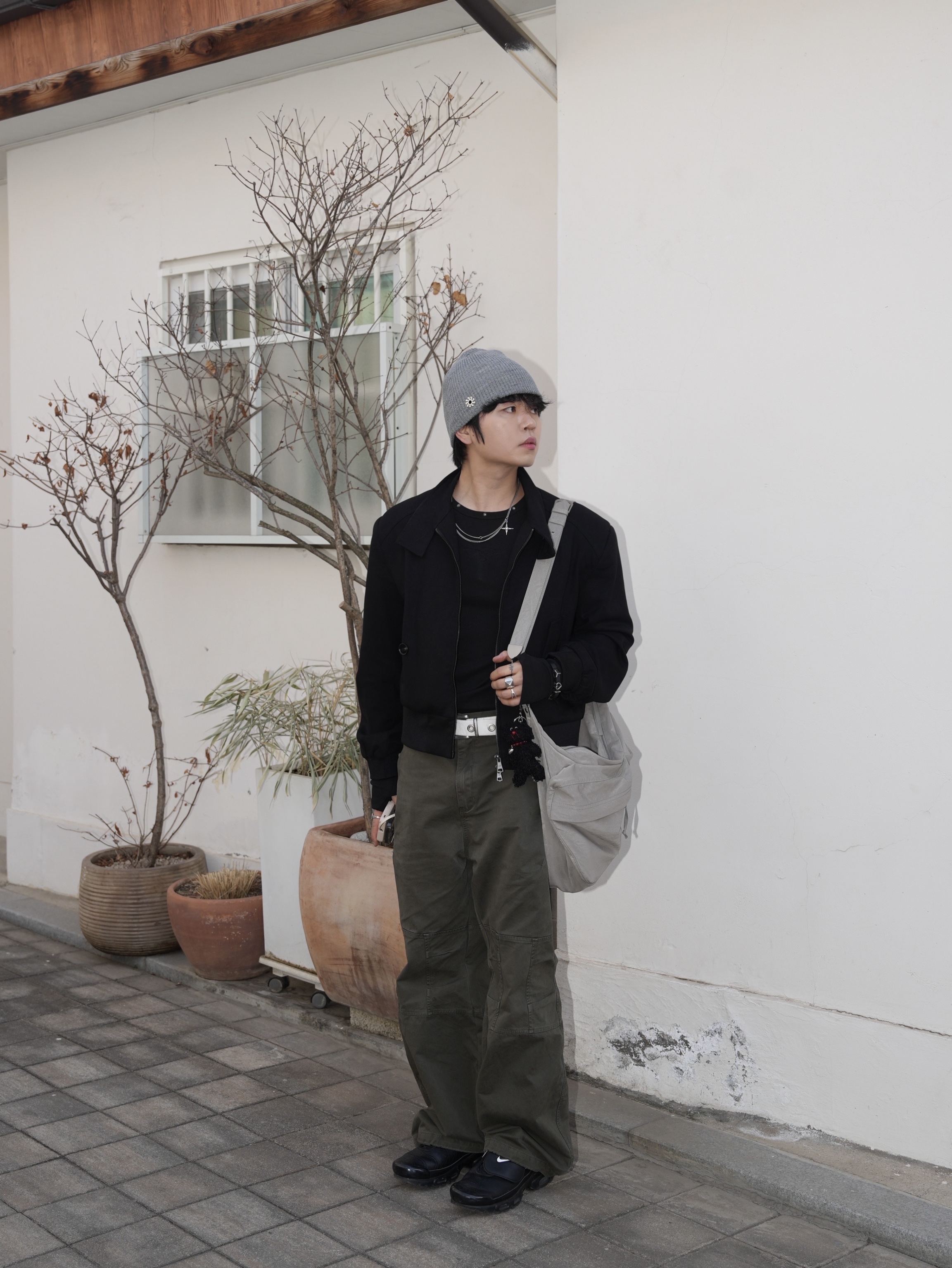 (W) Nike Air Max Plus TNPO Black, Y/Project Y Heart Buckle Leather Belt Black Silver - 23SS 착용 스타일 - 3