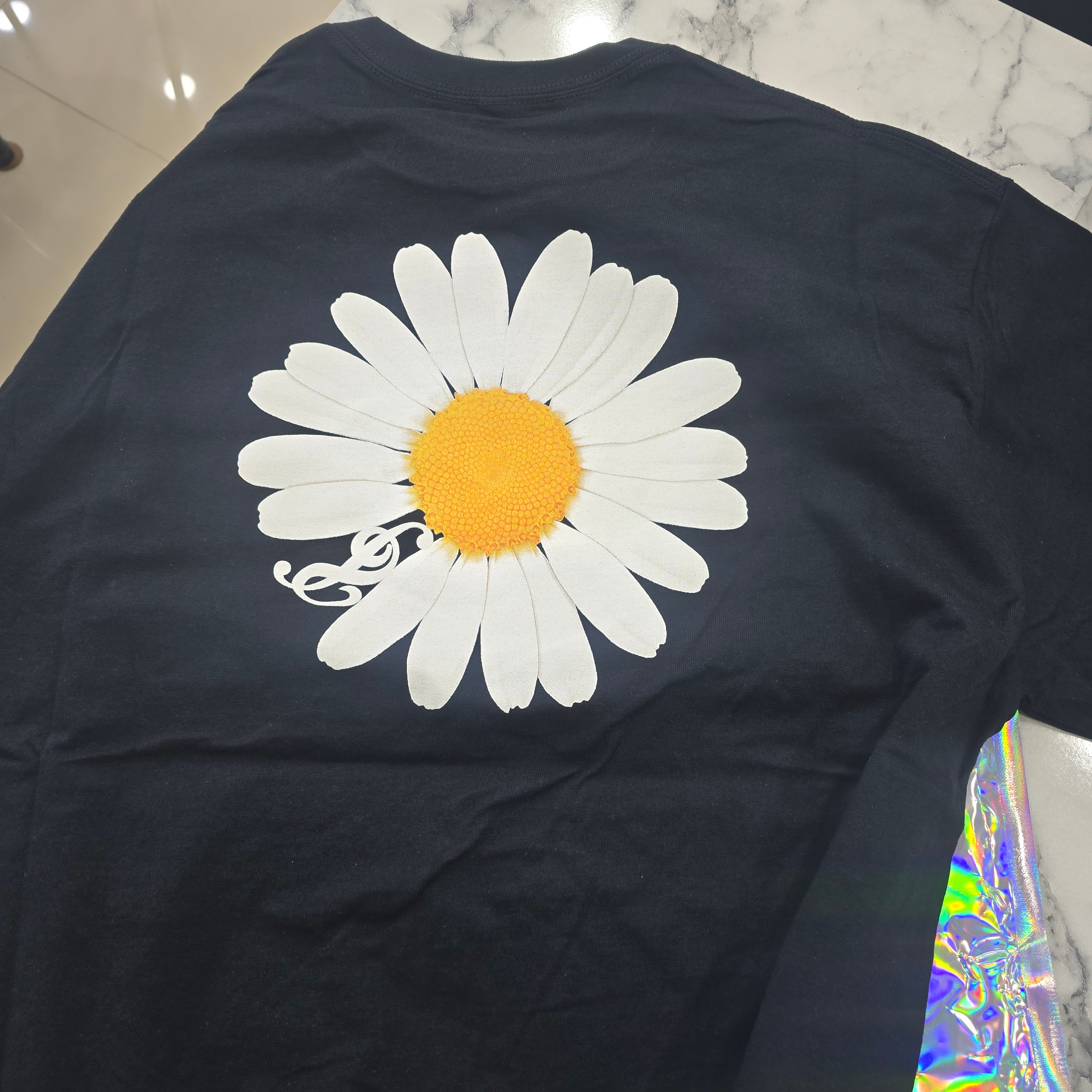 Peaceminusone x 2025 MAMA Awards Peacemamaone T-Shirt Black 착용 스타일 - 3