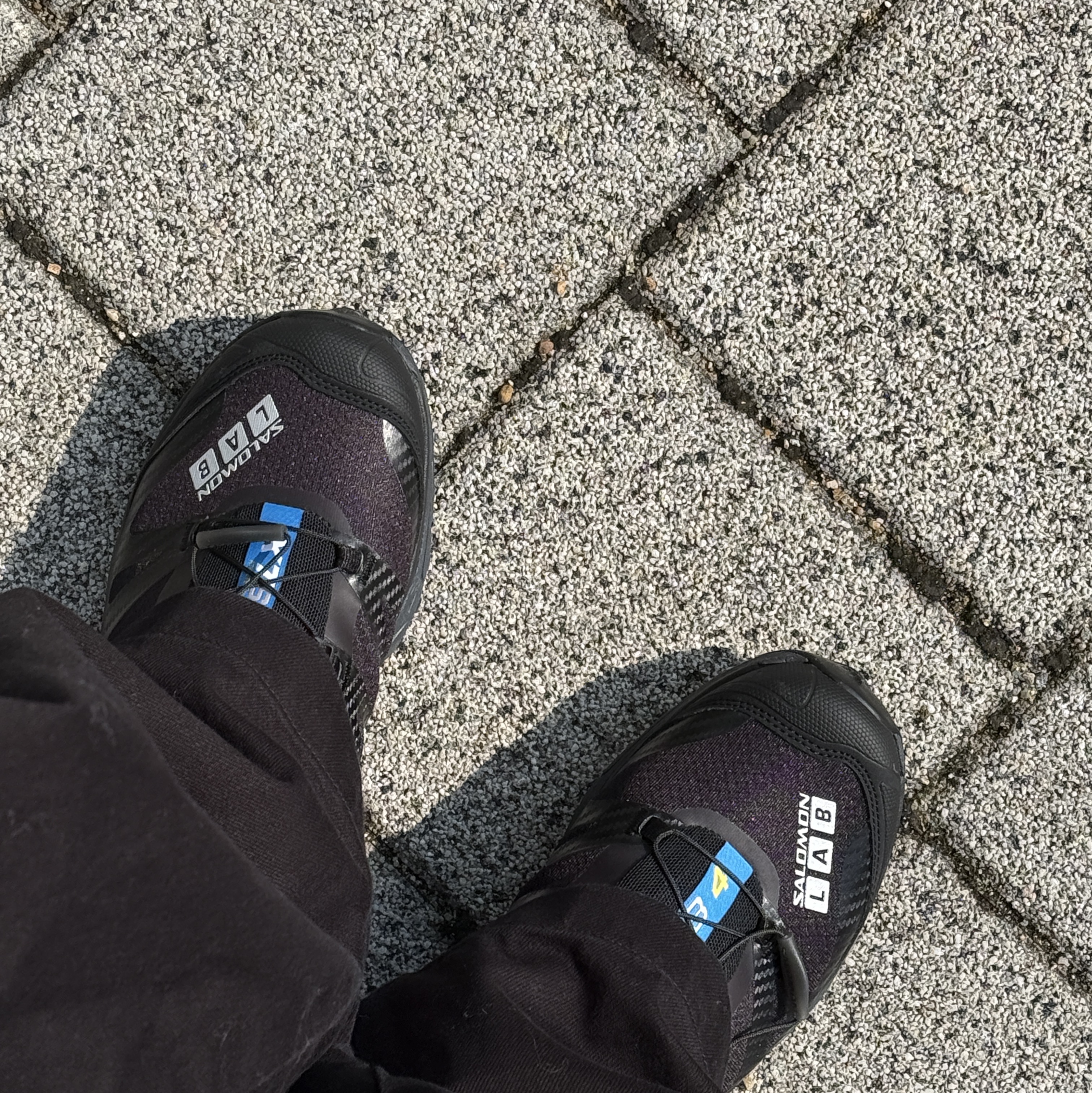 Salomon XT-4 Black Silver Metallic 착용 스타일