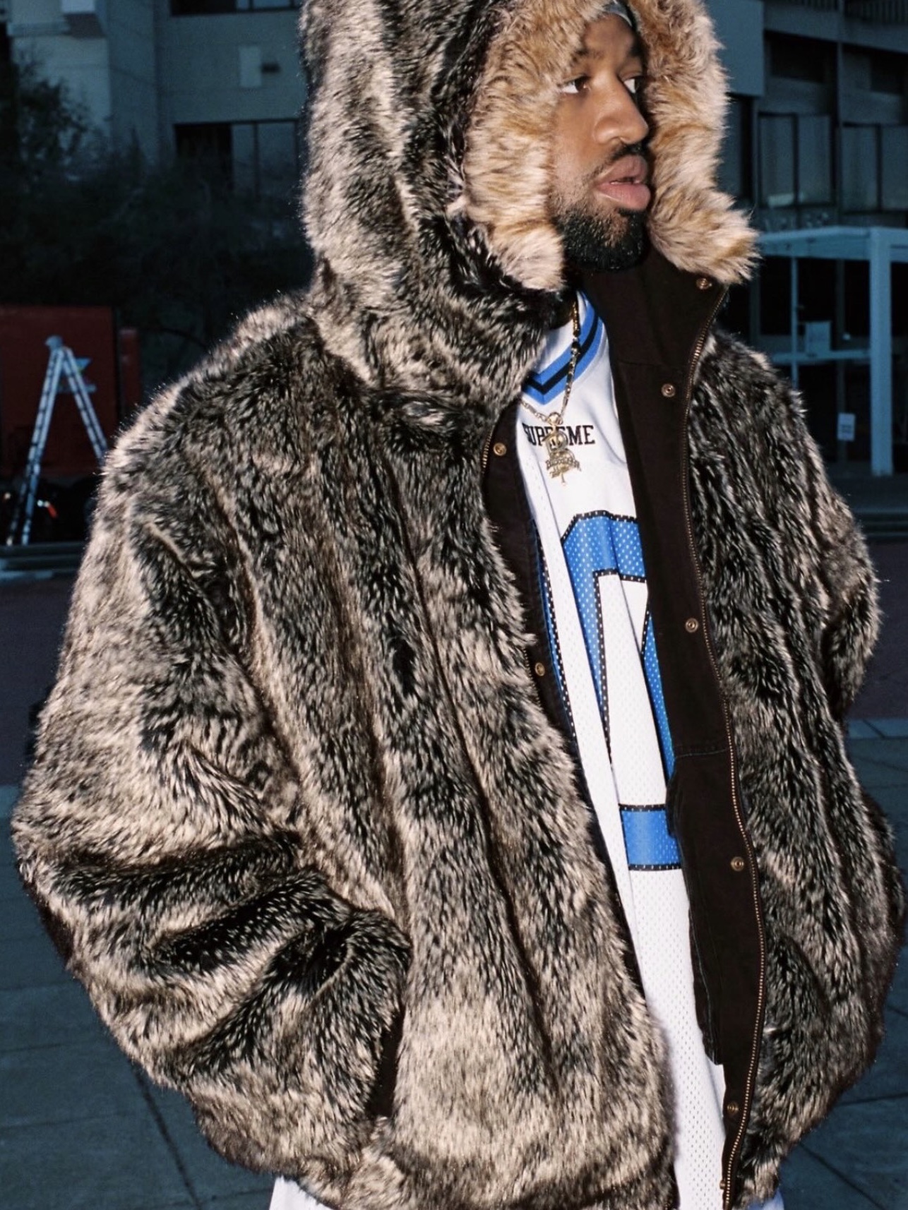 Supreme Reversible Faux Fur Hooded Work Jacket Black - 26SS, Supreme Reversible Faux Fur Hooded Work Jacket Denim - 26SS 착용 스타일 - 2