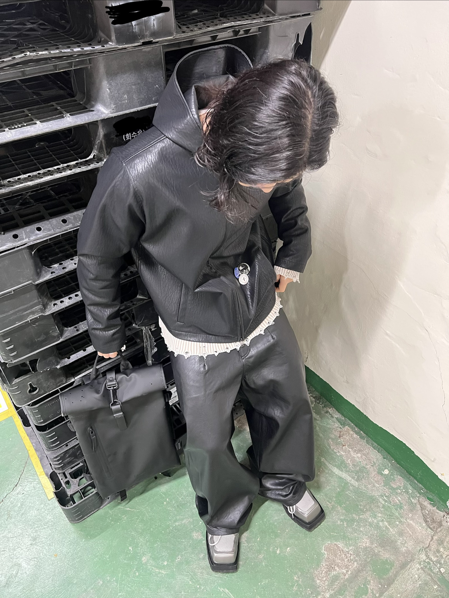 Hono Report Hooded Zip-Up Black 착용 스타일 - 4