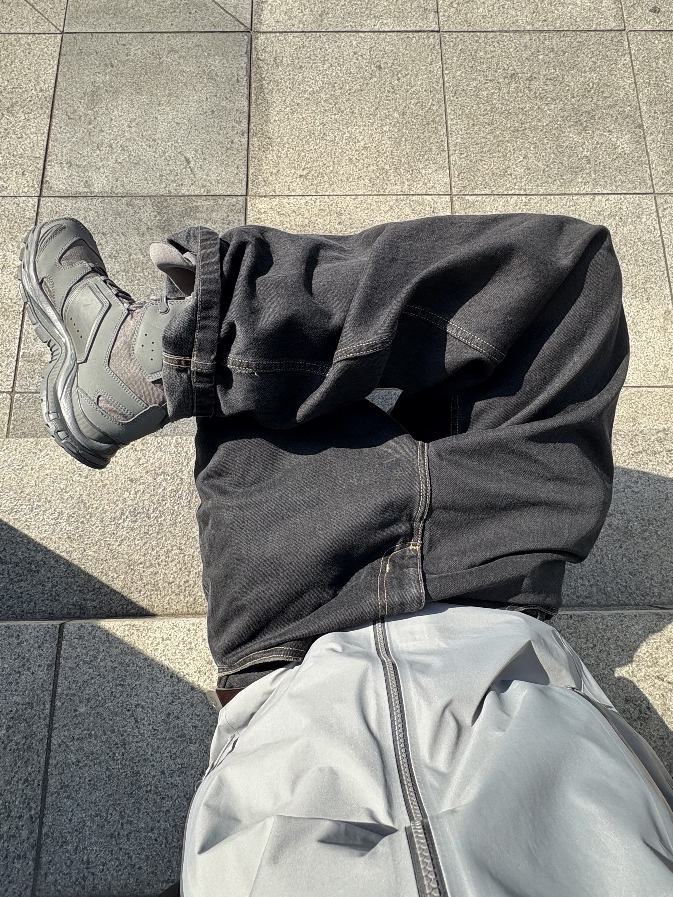 Salomon x Rier XA Jungle Castlerock, Arc'teryx Beta SL Jacket Void 착용 스타일 - 1