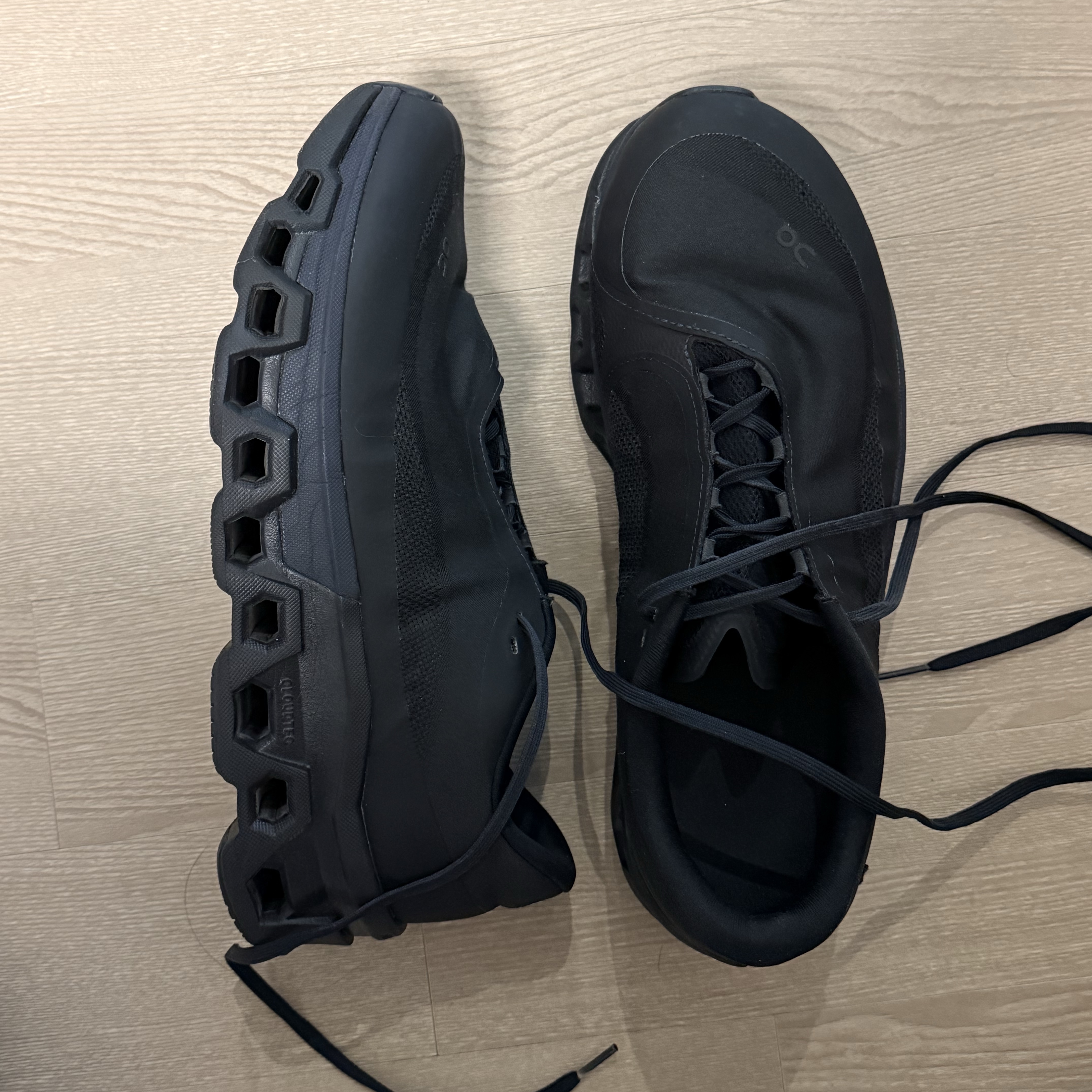 On Running x Post Archive Faction (Paf) Cloudmonster 2 Black Magnet 착용 스타일
