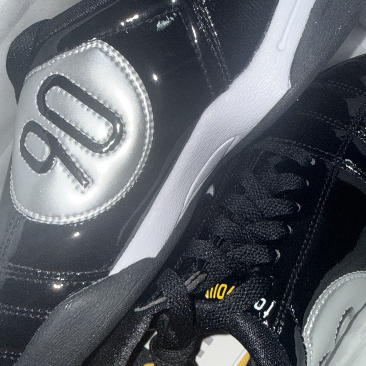 Nike Total 90 III SP Black and White 착용 스타일