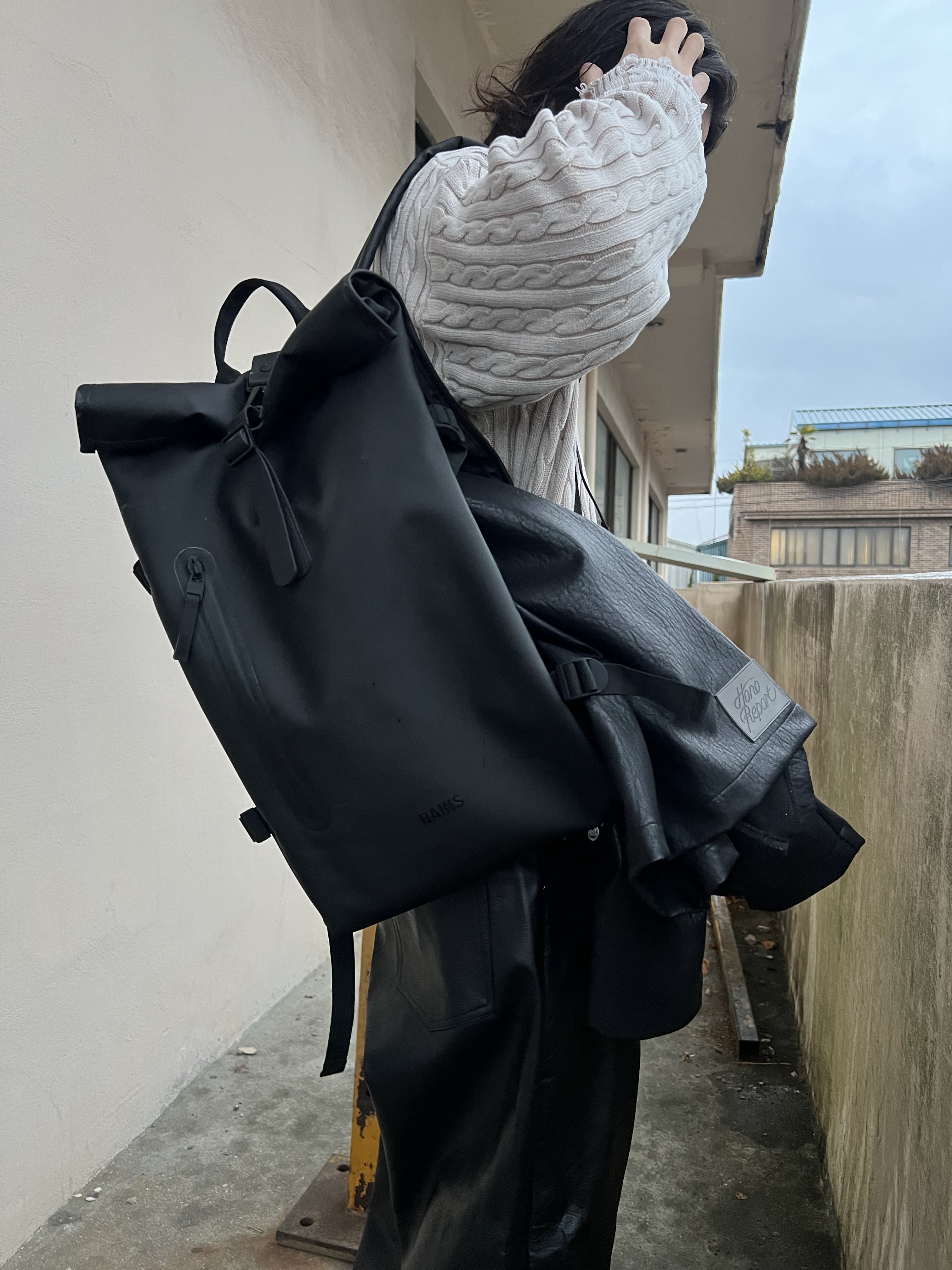 Hono Report Hooded Zip-Up Black 착용 스타일 - 3
