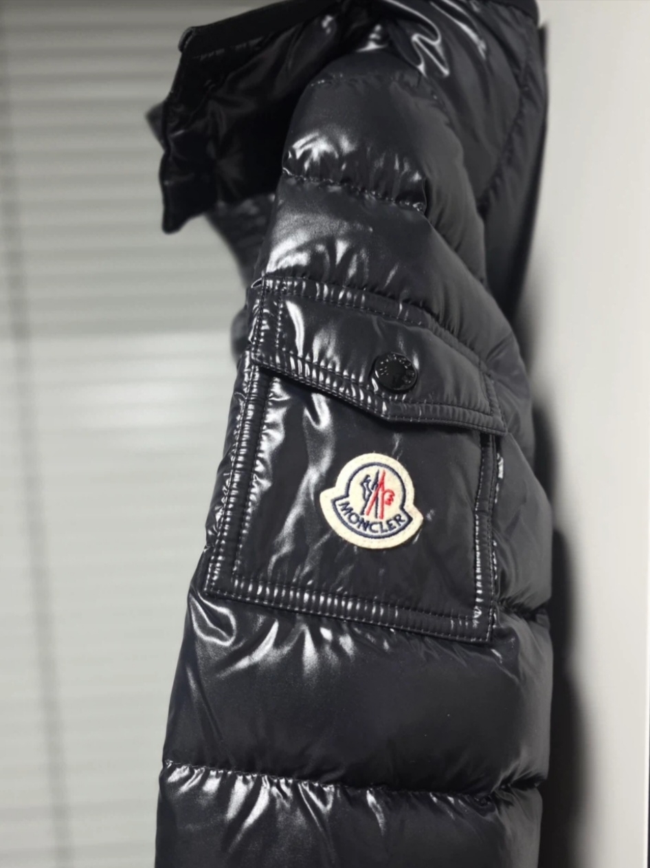 (W) Moncler Courcelles Hooded Mid Length Down Jacket Black - 25FW 착용 스타일 - 2