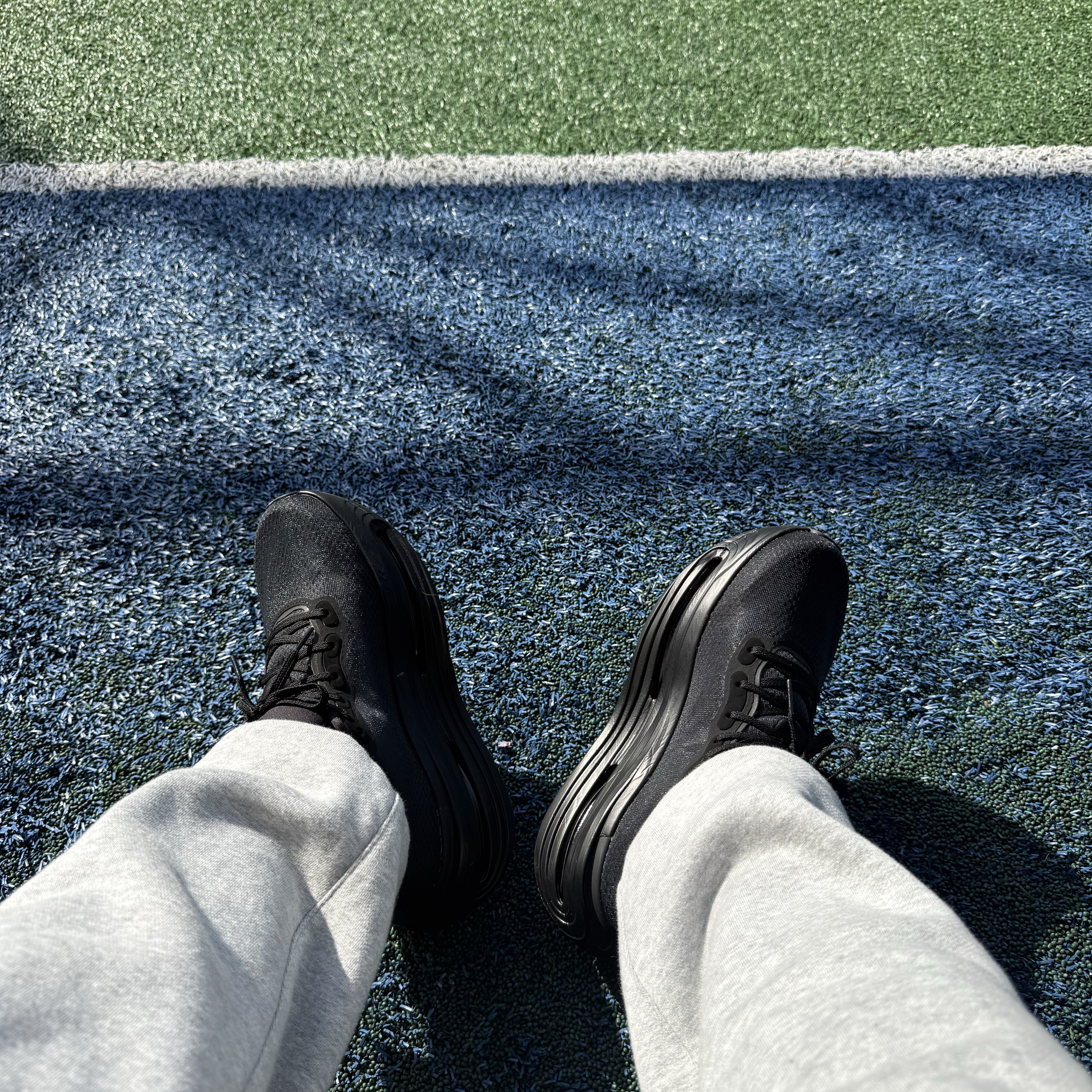 Nike Vomero Black White 착용 스타일 - 1