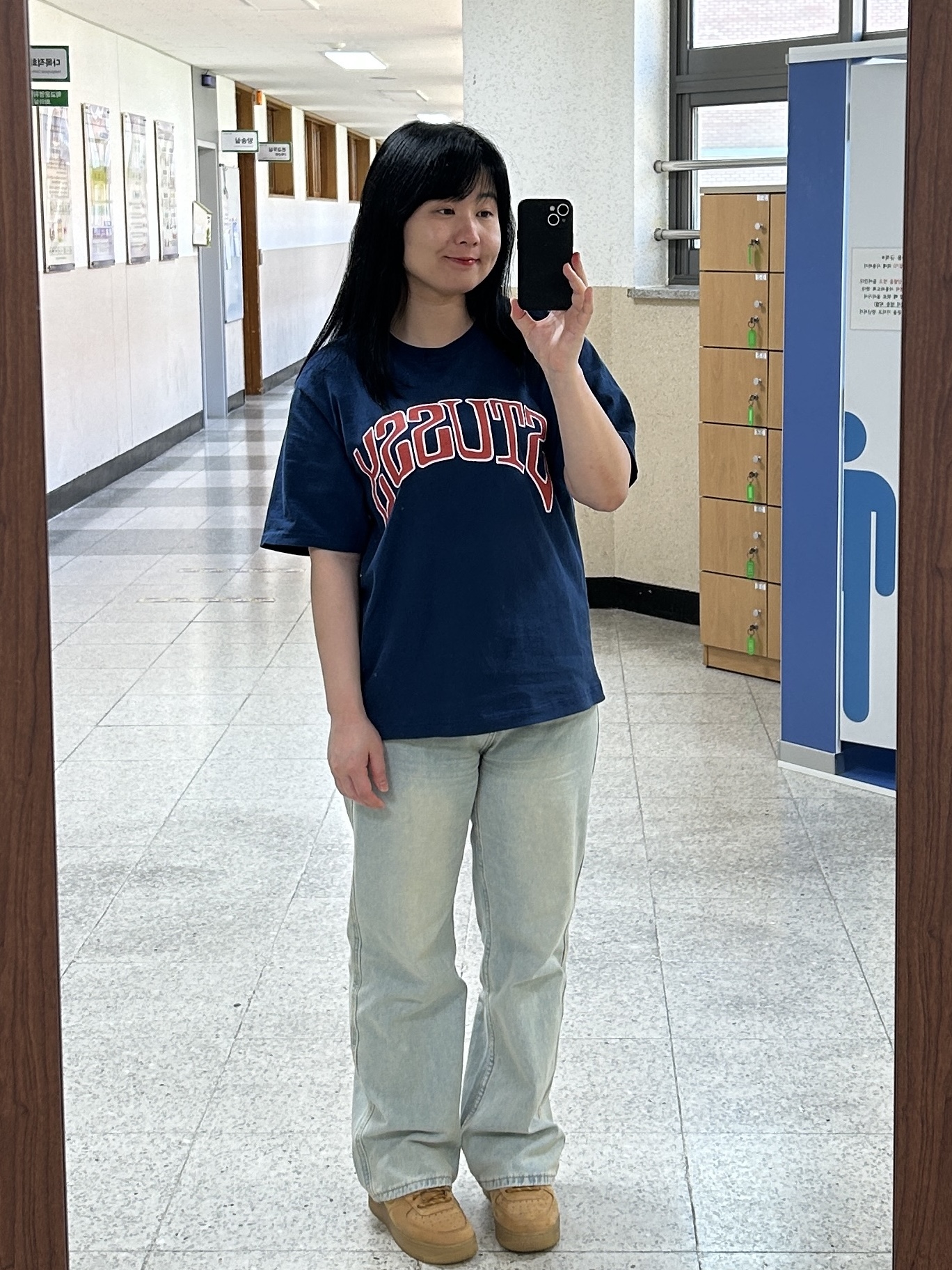 Stussy Pigment Dyed Arched T-shirt Navy 착용 스타일