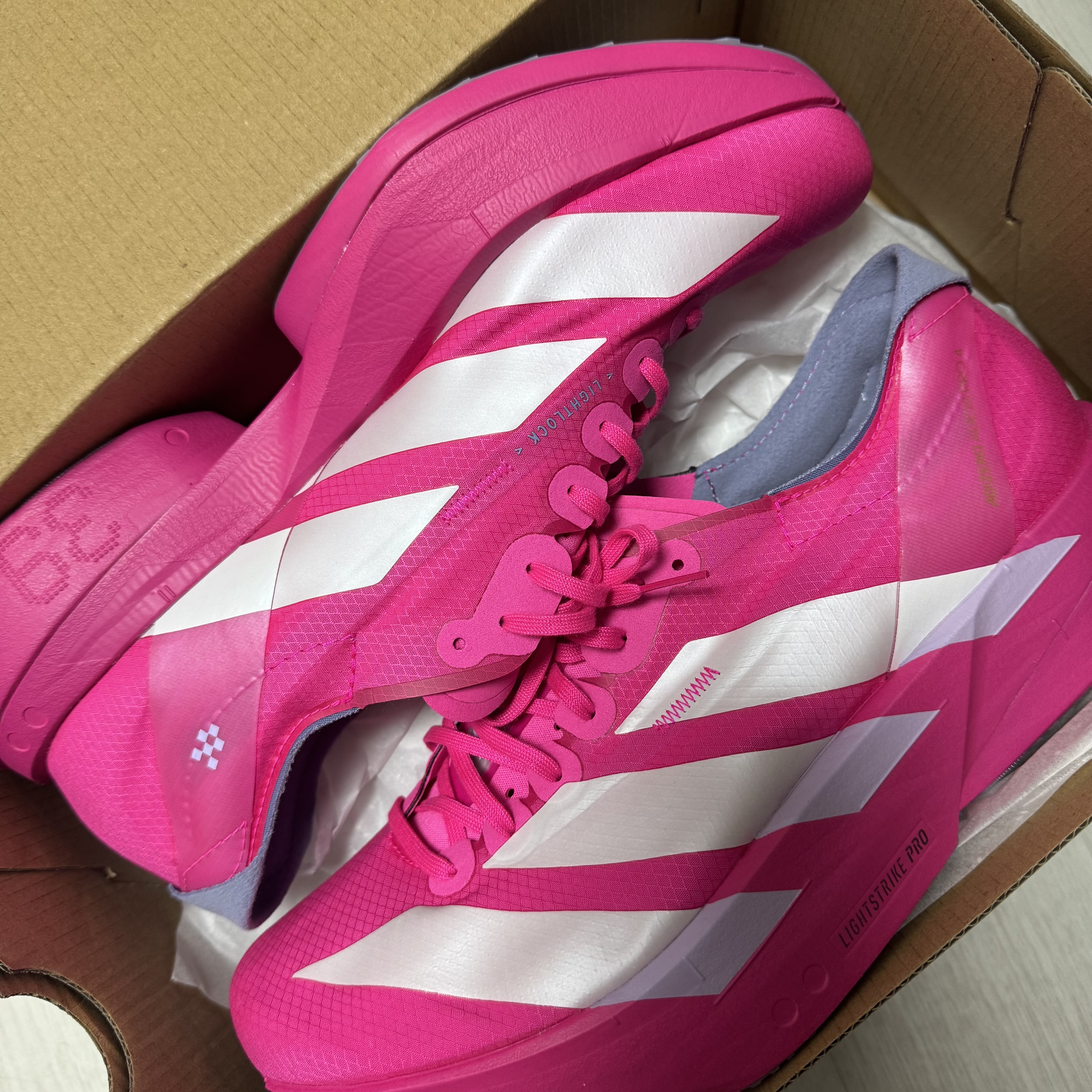 Adidas Adizero Adios Pro 4 Shock Pink Zero Metalic 착용 스타일