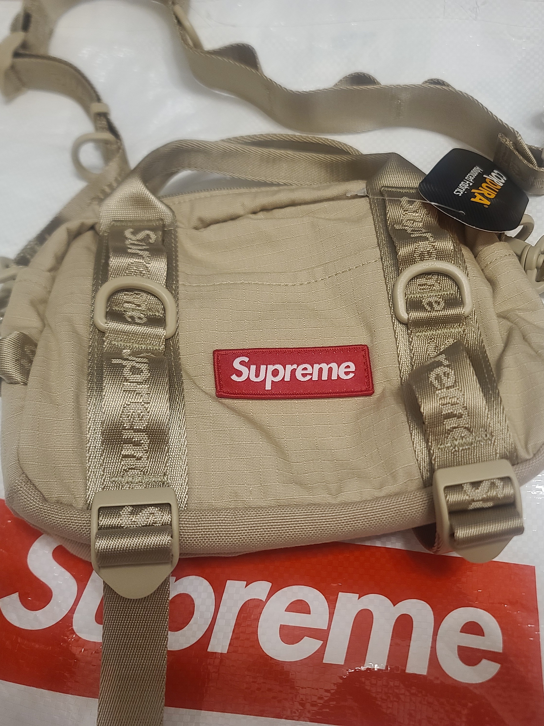 Supreme Mini Duffle Bag Tan - 26SS 착용 스타일