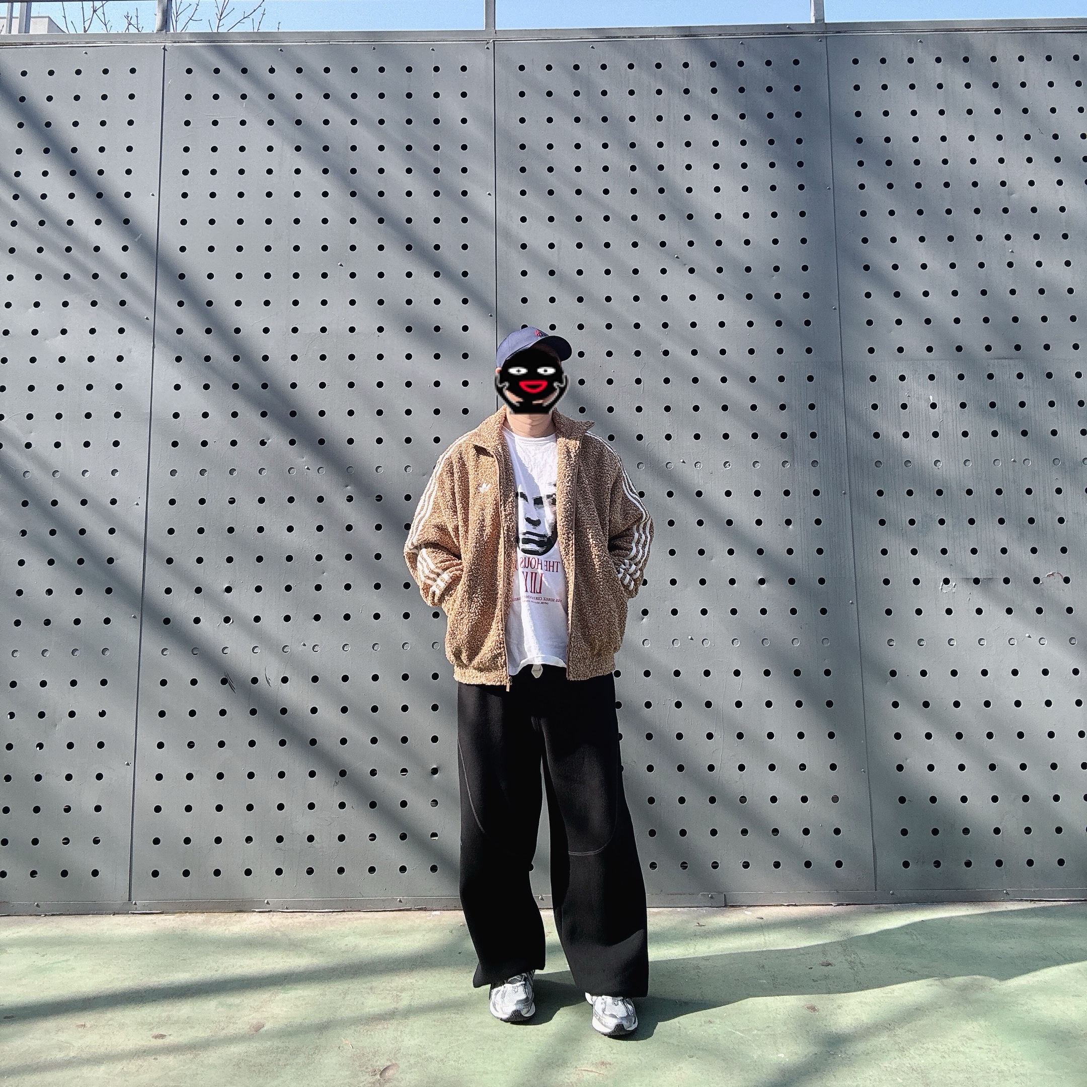 Undermycar House of Lily Graphic T-Shirt White - 23SS 착용 스타일 - 1