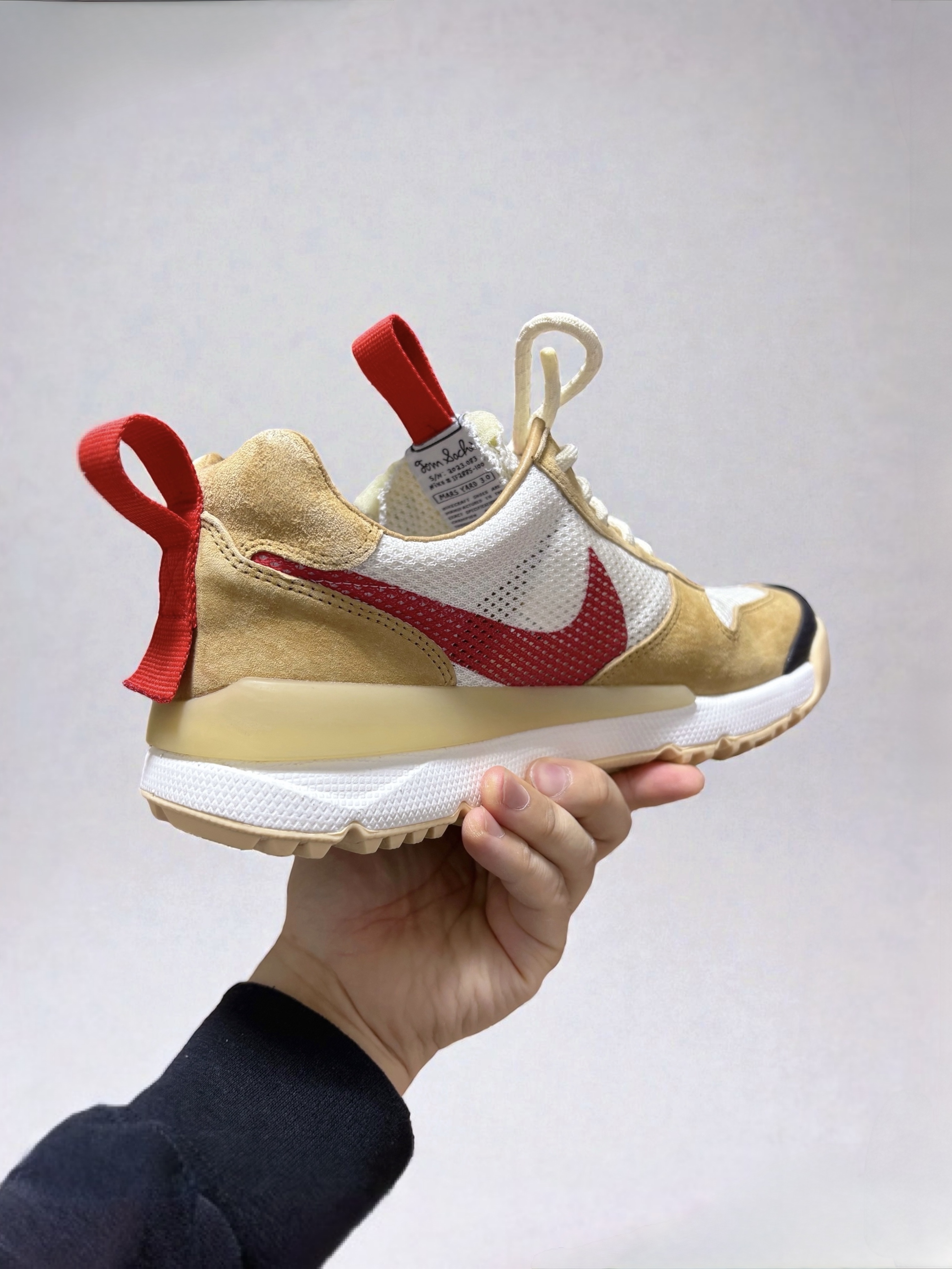 Nike x Tom Sachs Mars Yard Shoe 3.0 Space Camp 착용 스타일 - 3