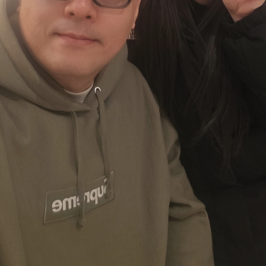Supreme Box Logo Hooded Sweatshirt Light Olive - 25FW 착용 스타일