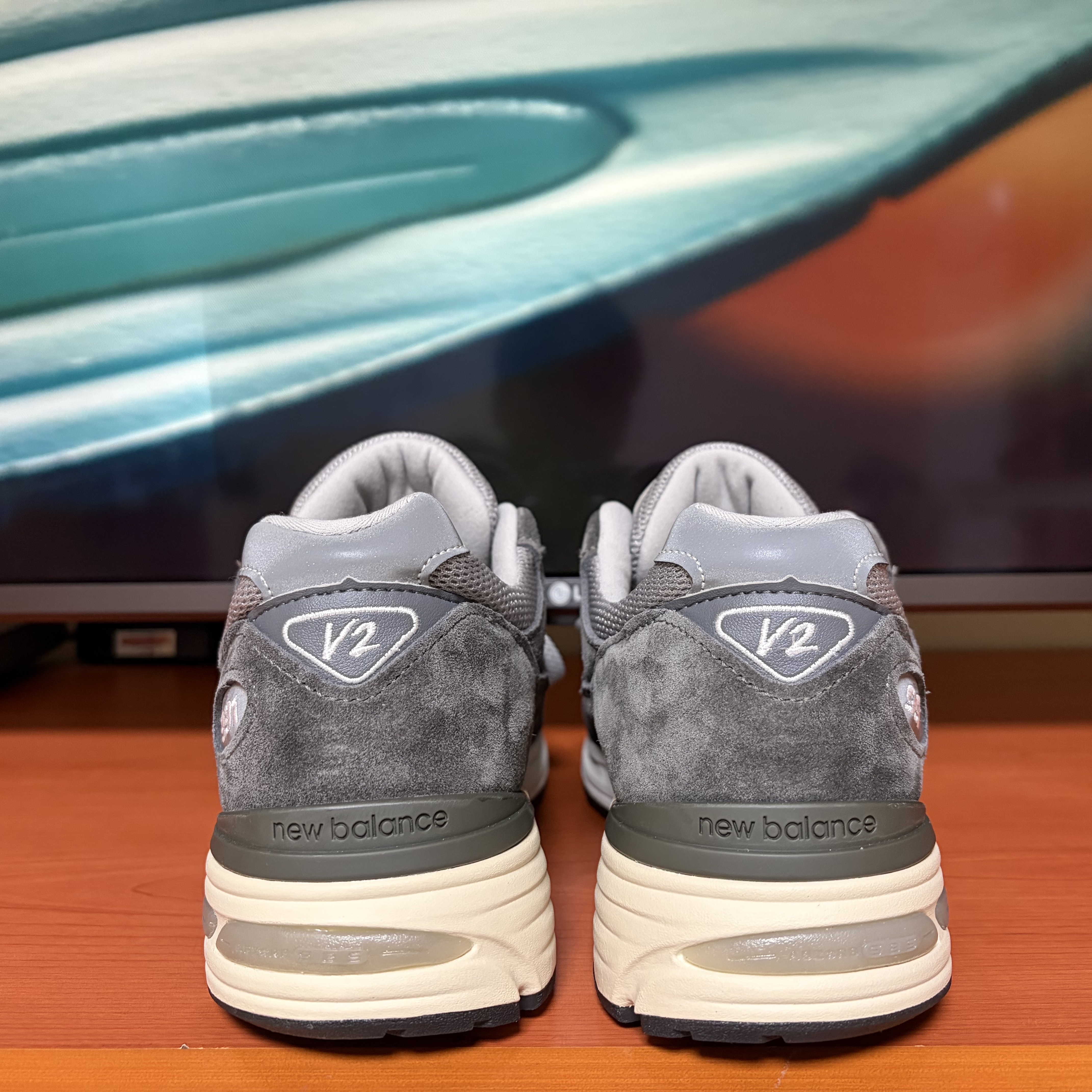 New Balance 991v2 Made in UK Forged Iron Alloy Smoked Pearl 착용 스타일 - 3